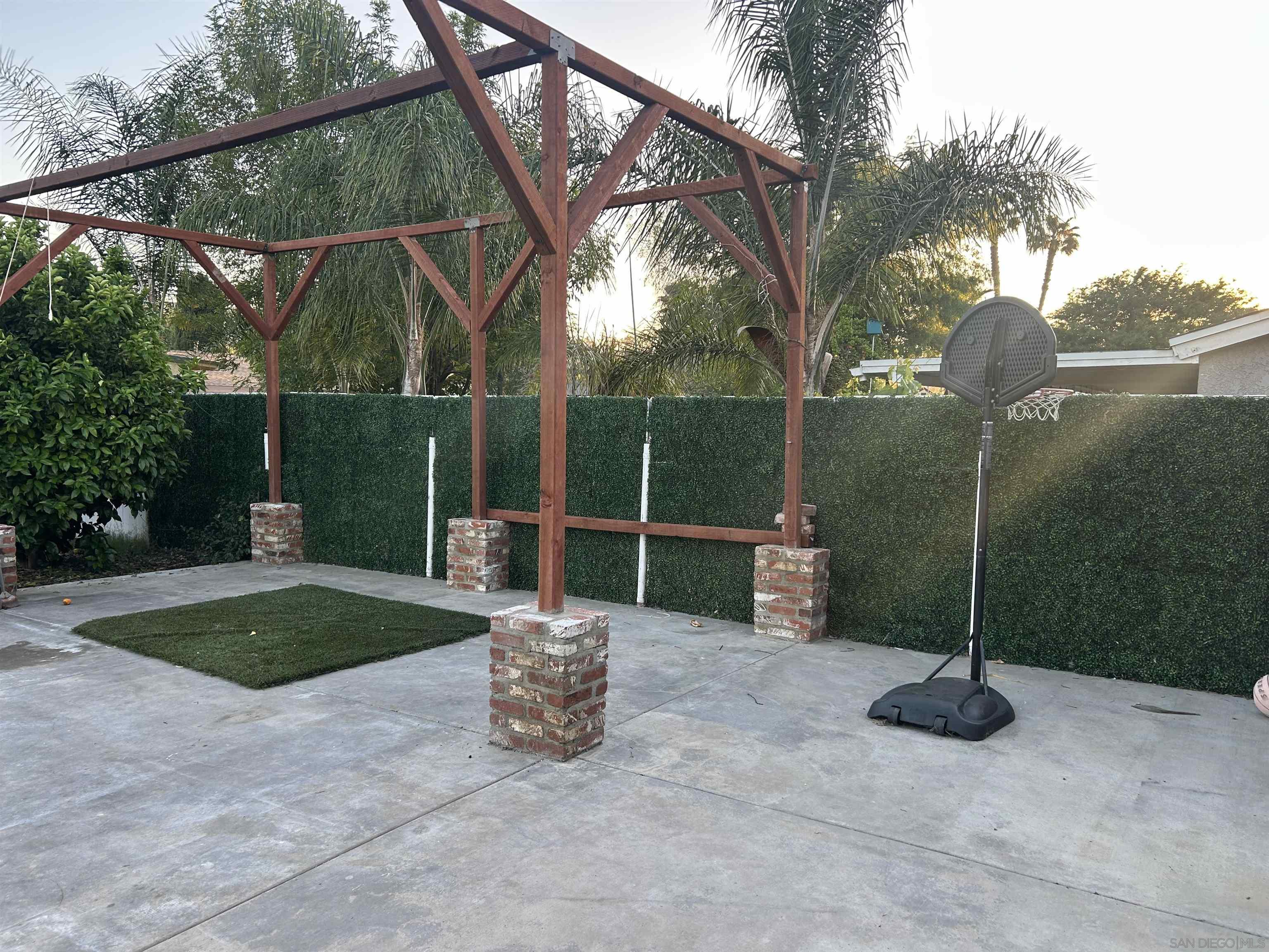 Detail Gallery Image 7 of 14 For 14523  Saco Street, Poway,  CA 92064 - 3 Beds | 2 Baths