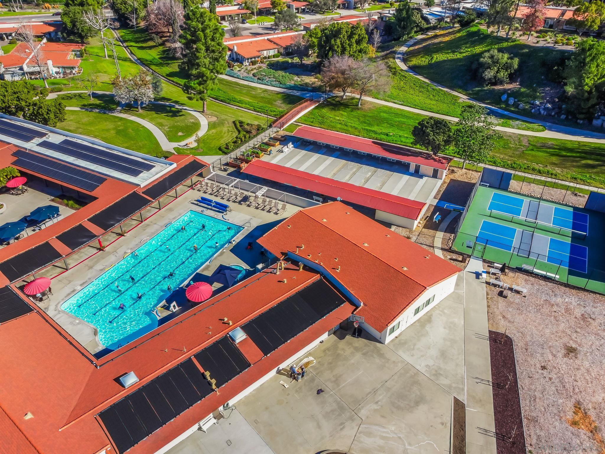 Detail Gallery Image 33 of 42 For Casero Rd, San Diego,  CA 92128 - 2 Beds | 2 Baths