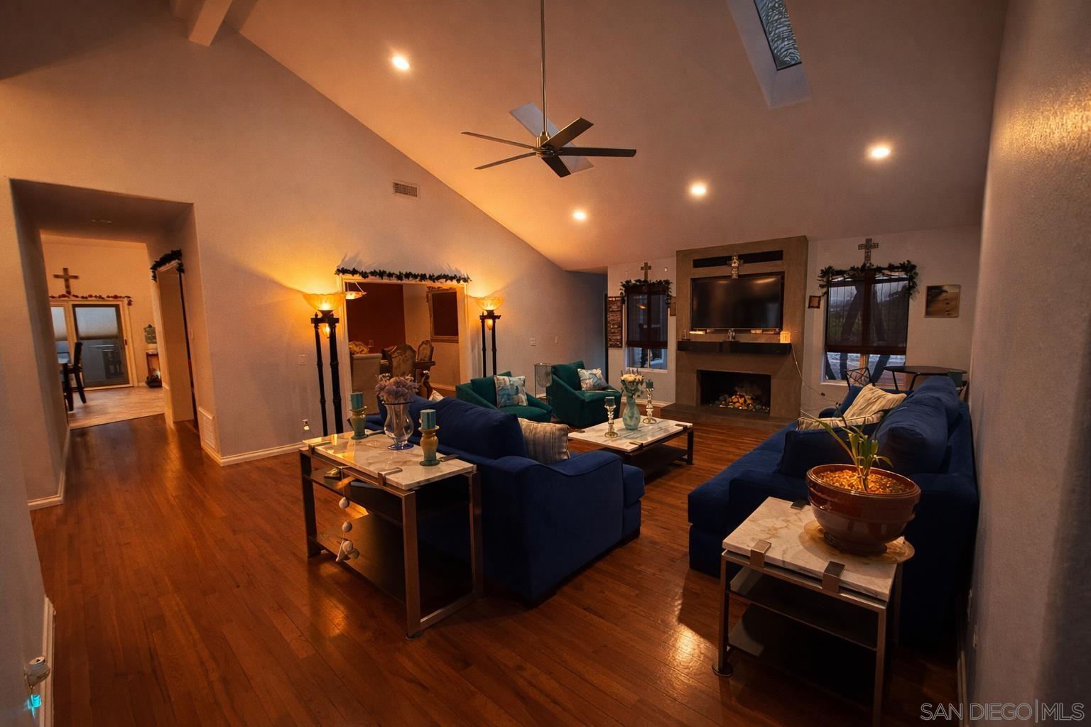 Detail Gallery Image 7 of 33 For 12834  Rockwell, Poway,  CA 92064 - 5 Beds | 4/1 Baths