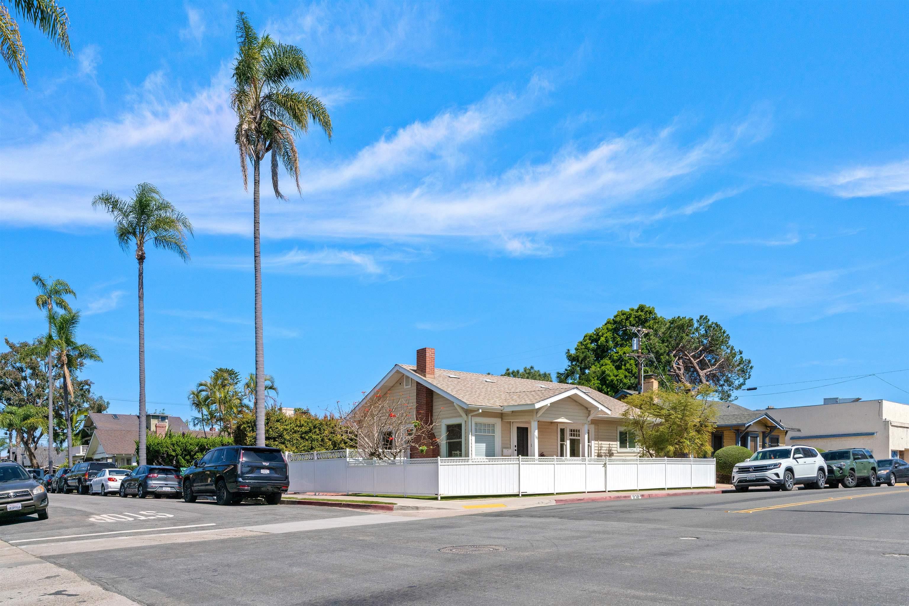 Detail Gallery Image 3 of 63 For 1130  Fort Stockton, San Diego,  CA 92103 - 2 Beds | 1 Baths