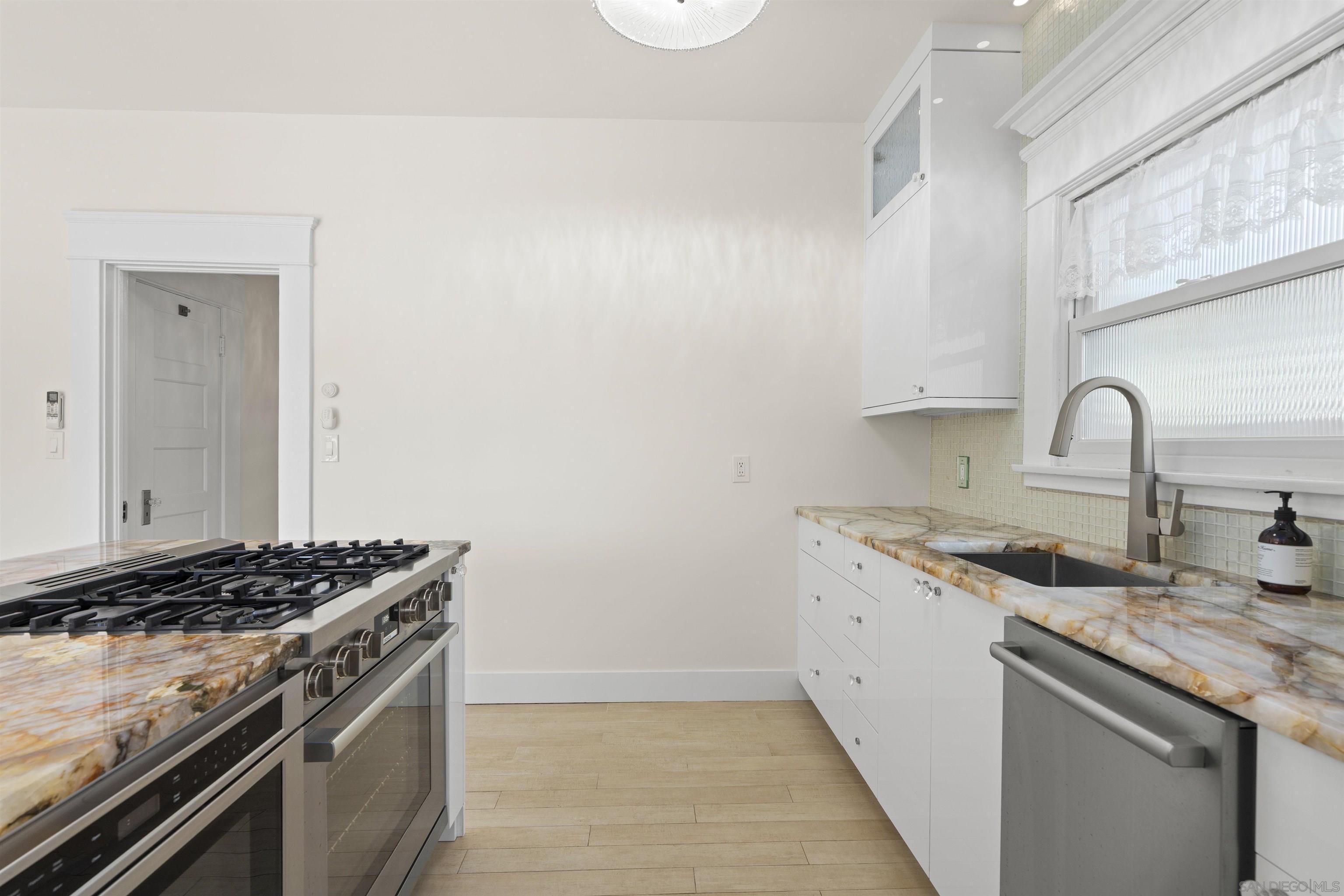 Detail Gallery Image 32 of 63 For 1130  Fort Stockton, San Diego,  CA 92103 - 2 Beds | 1 Baths