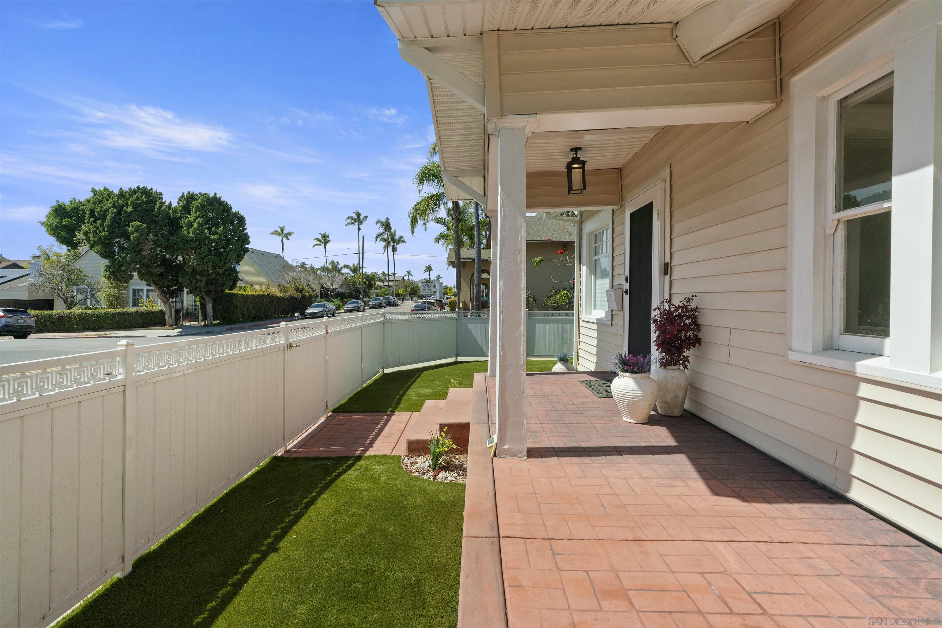 Detail Gallery Image 5 of 63 For 1130  Fort Stockton, San Diego,  CA 92103 - 2 Beds | 1 Baths