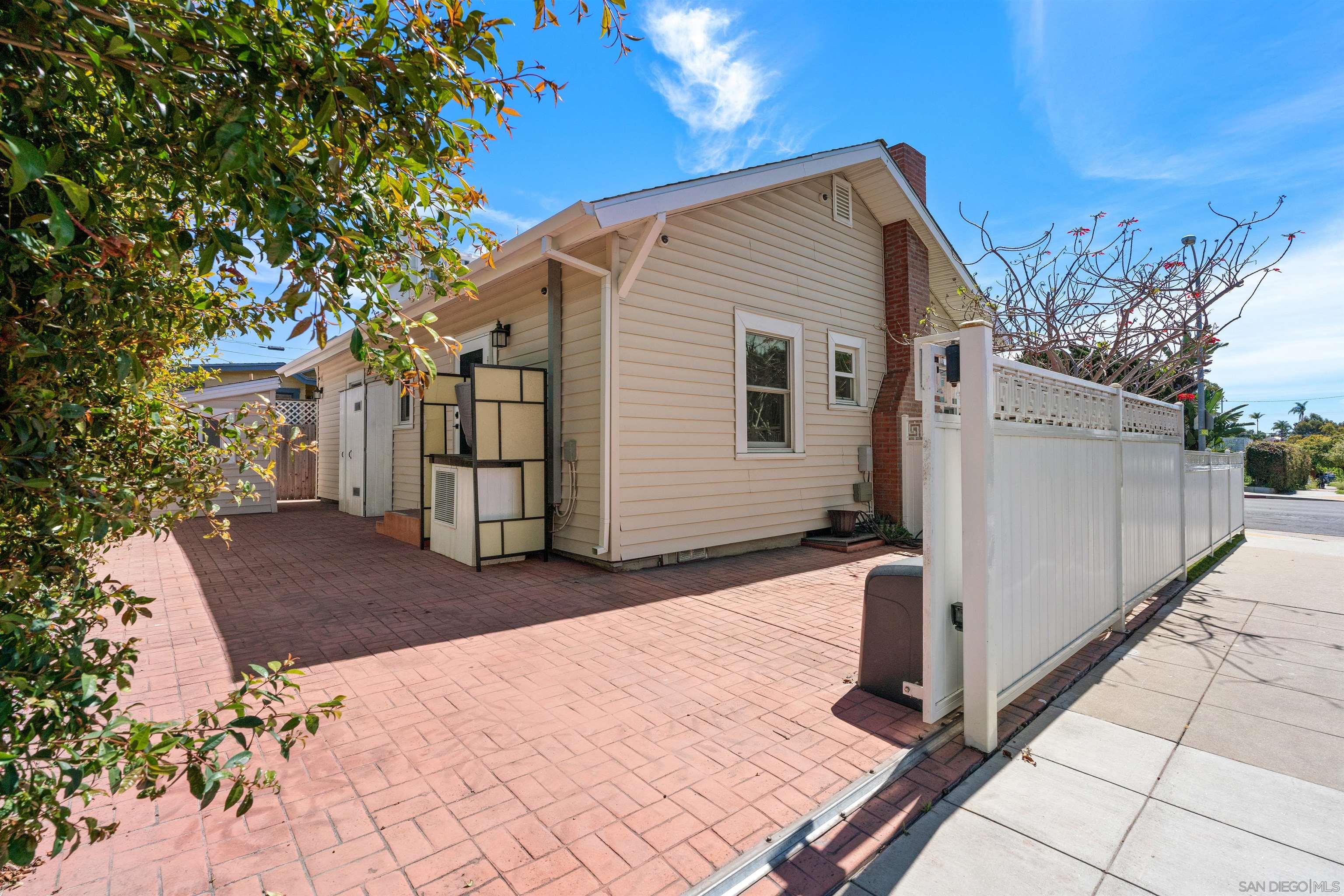 Detail Gallery Image 60 of 63 For 1130  Fort Stockton, San Diego,  CA 92103 - 2 Beds | 1 Baths