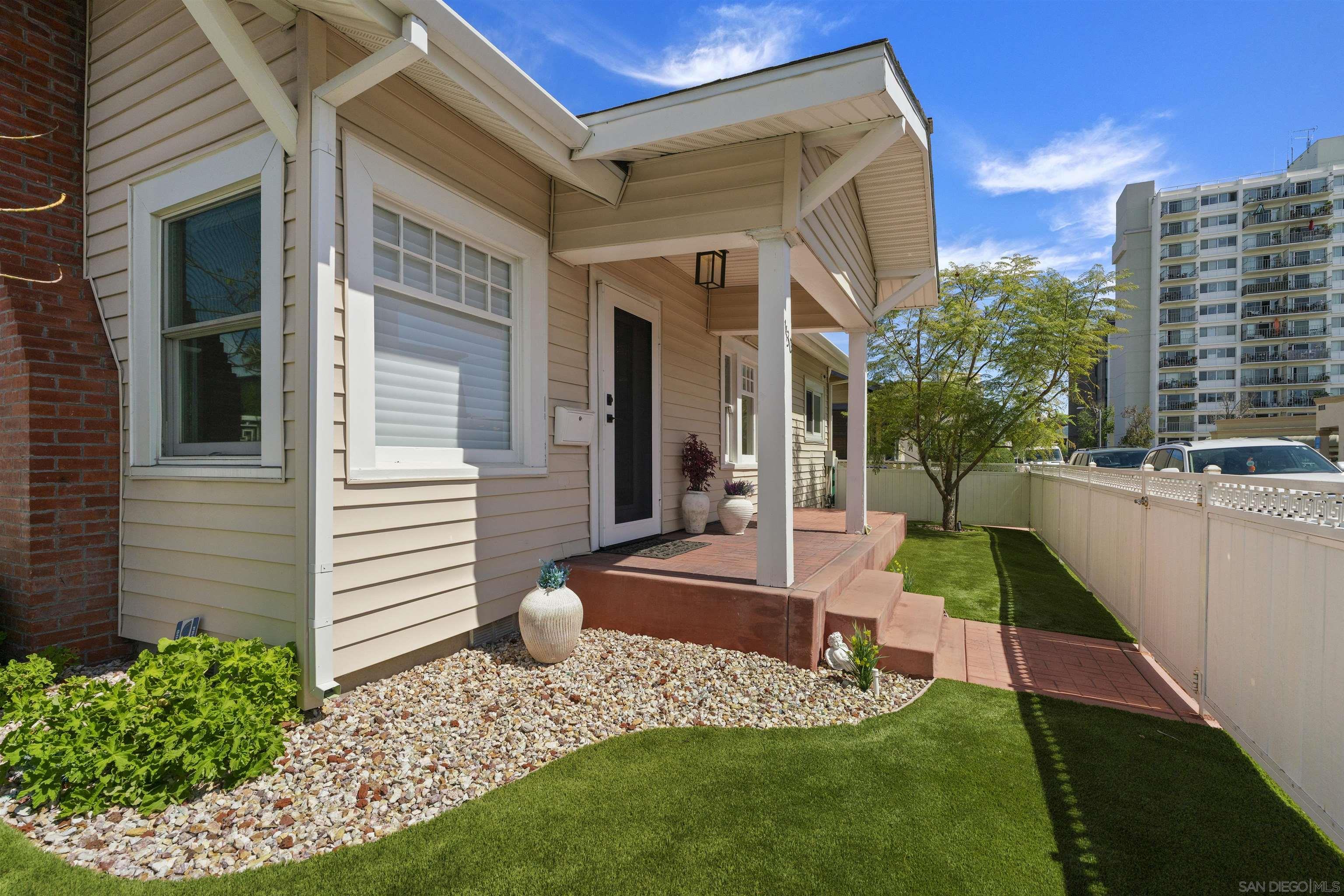 Detail Gallery Image 8 of 63 For 1130  Fort Stockton, San Diego,  CA 92103 - 2 Beds | 1 Baths