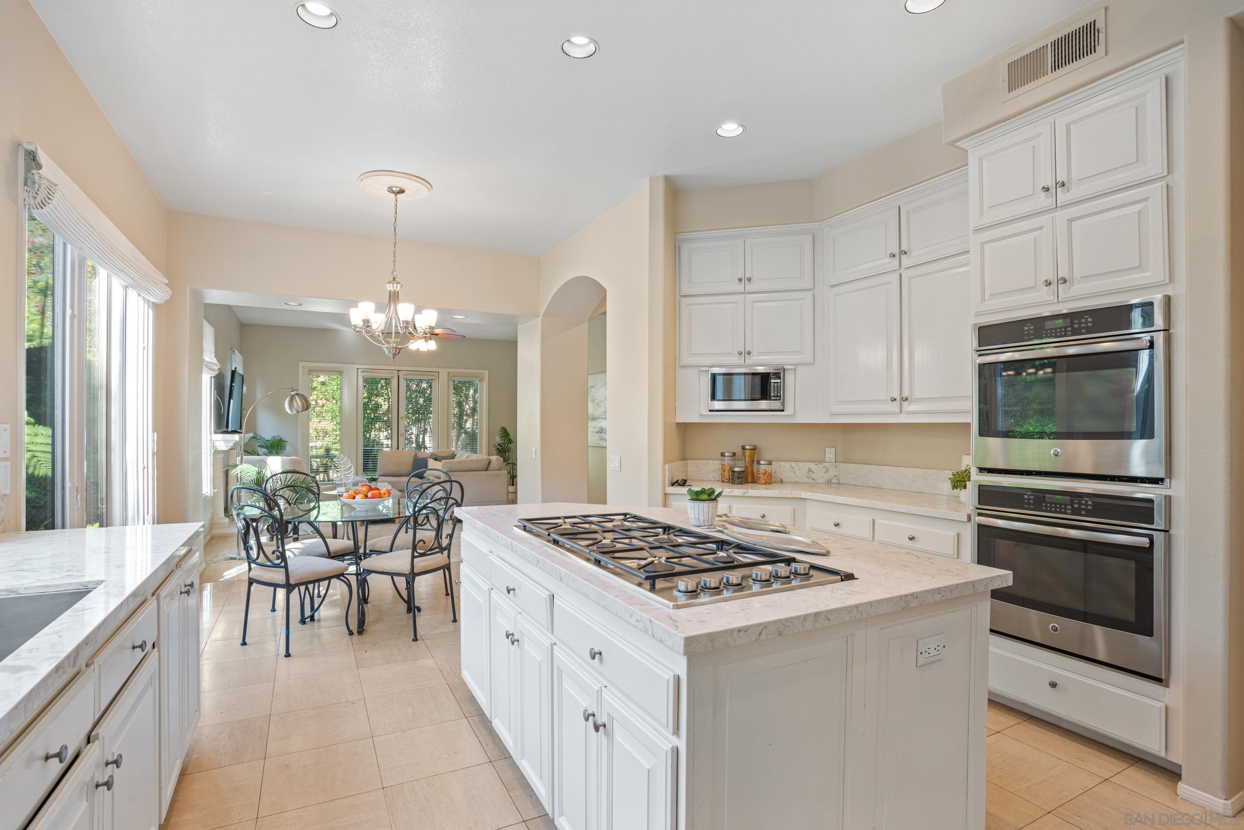 Detail Gallery Image 8 of 38 For 7132  Tern Place, Carlsbad,  CA 92011 - 4 Beds | 3/1 Baths