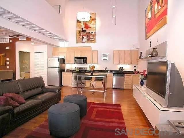 Detail Gallery Image 4 of 5 For 1501  Front St  102, San Diego,  CA 92101 - 1 Beds | 1 Baths