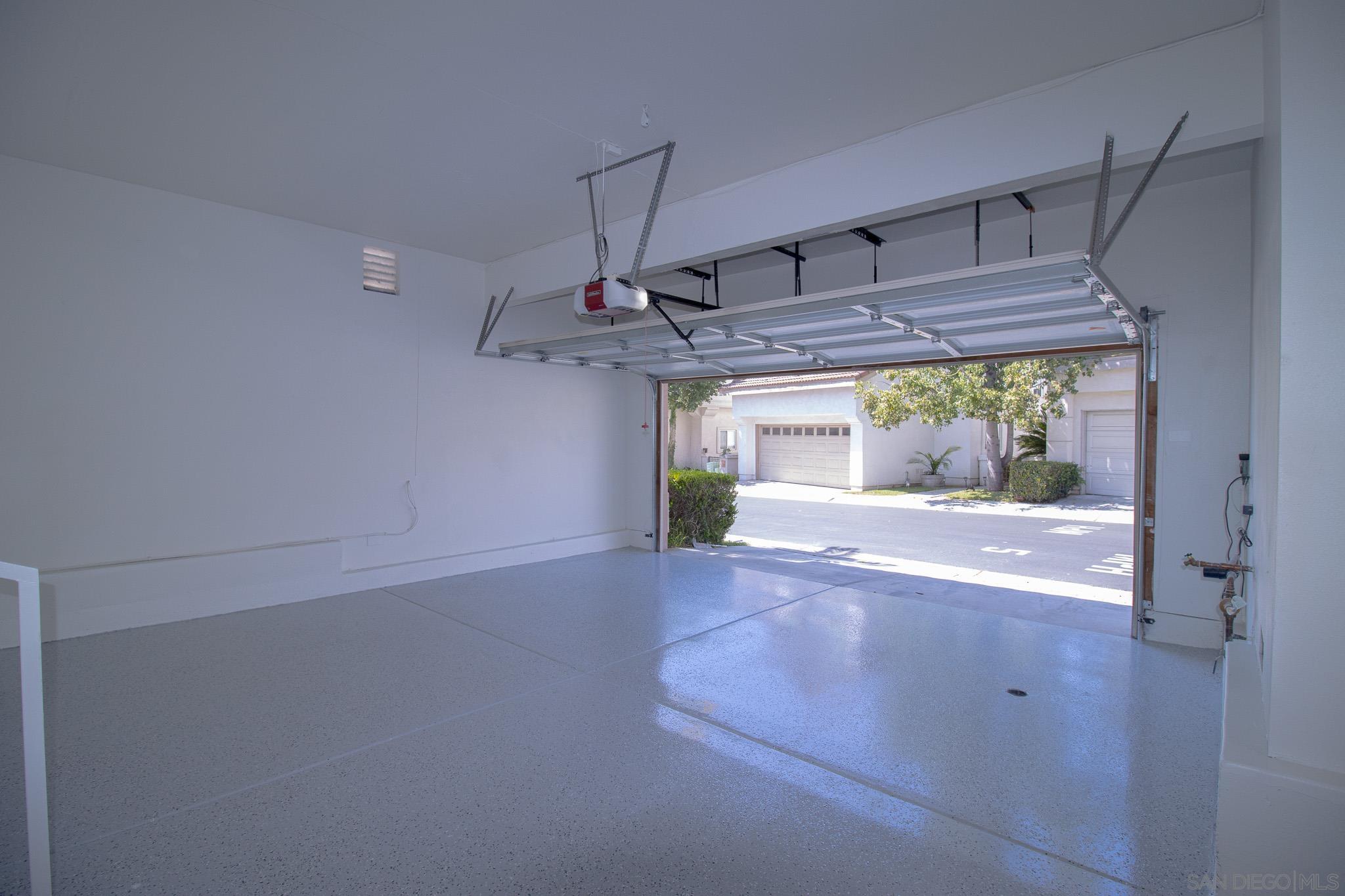 Detail Gallery Image 14 of 18 For 1113  Pacific Grove Loop, Chula Vista,  CA 91915 - 4 Beds | 3/1 Baths