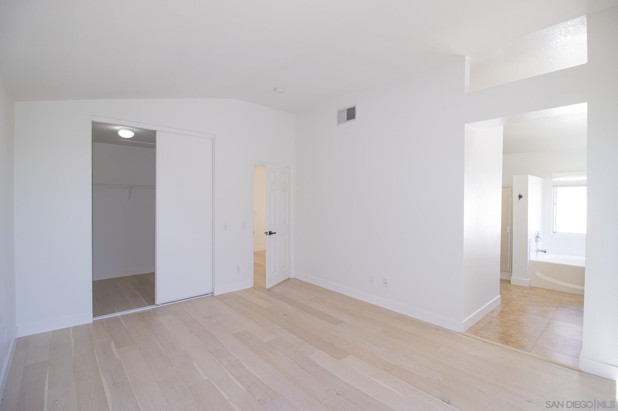 Detail Gallery Image 8 of 18 For 1113  Pacific Grove Loop, Chula Vista,  CA 91915 - 4 Beds | 3/1 Baths