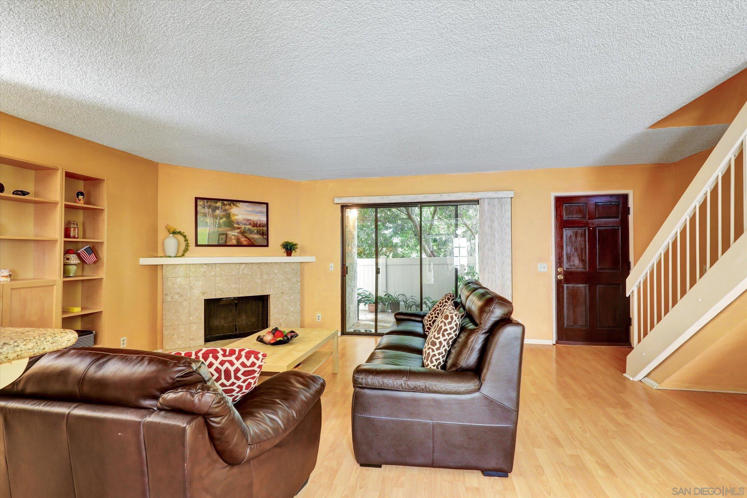 Detail Gallery Image 2 of 28 For 10750  Rickert Rd  #3,  San Diego,  CA 92126 - 2 Beds | 1/1 Baths