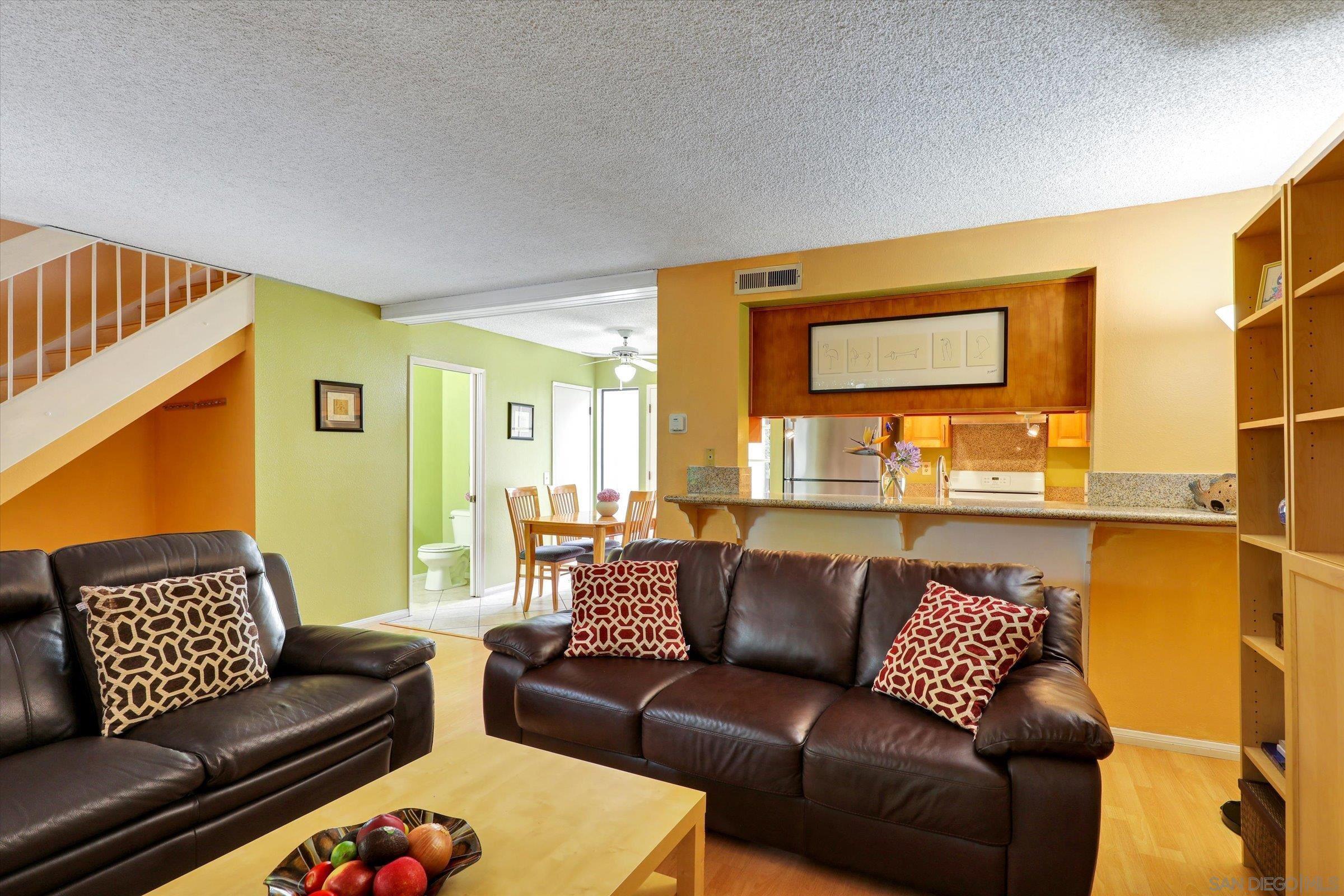 Detail Gallery Image 5 of 28 For 10750  Rickert Rd  #3,  San Diego,  CA 92126 - 2 Beds | 1/1 Baths