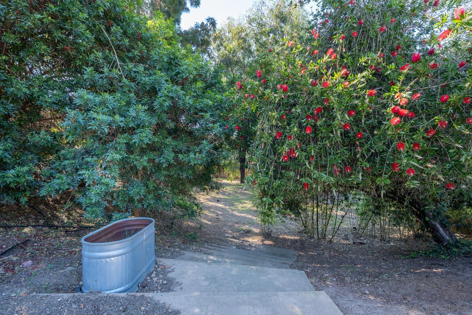 Detail Gallery Image 15 of 28 For 4975  Whipple Way, San Diego,  CA 92122 - 3 Beds | 2 Baths