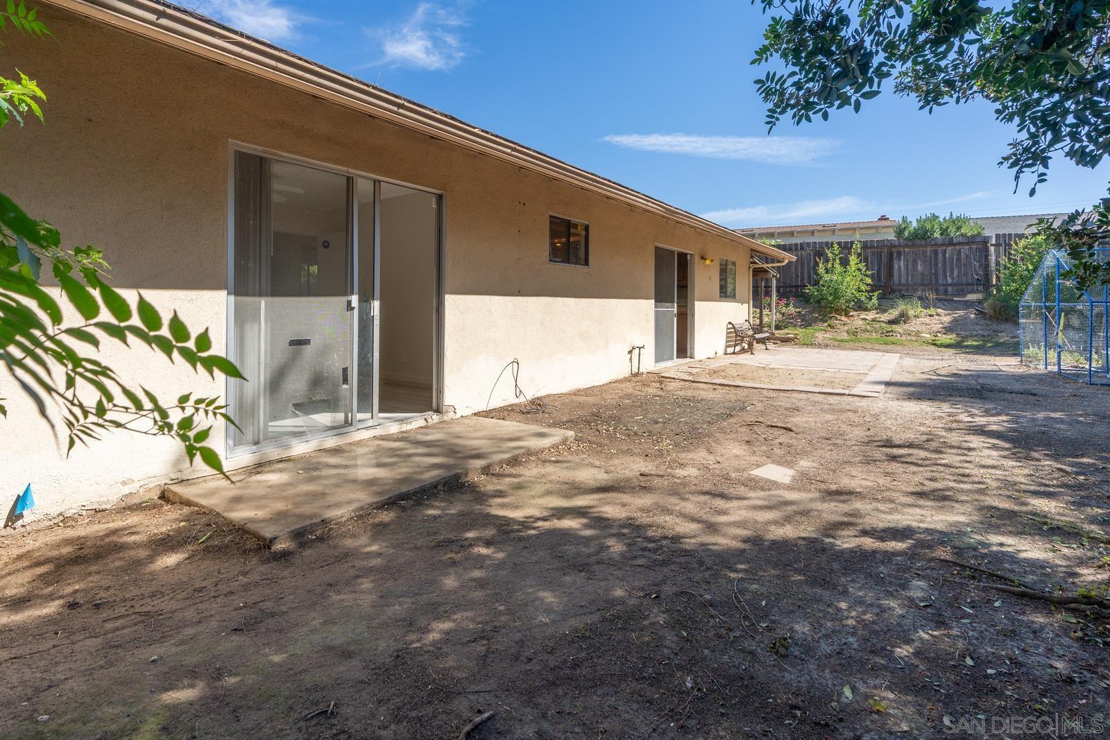 Detail Gallery Image 21 of 28 For 4975  Whipple Way, San Diego,  CA 92122 - 3 Beds | 2 Baths