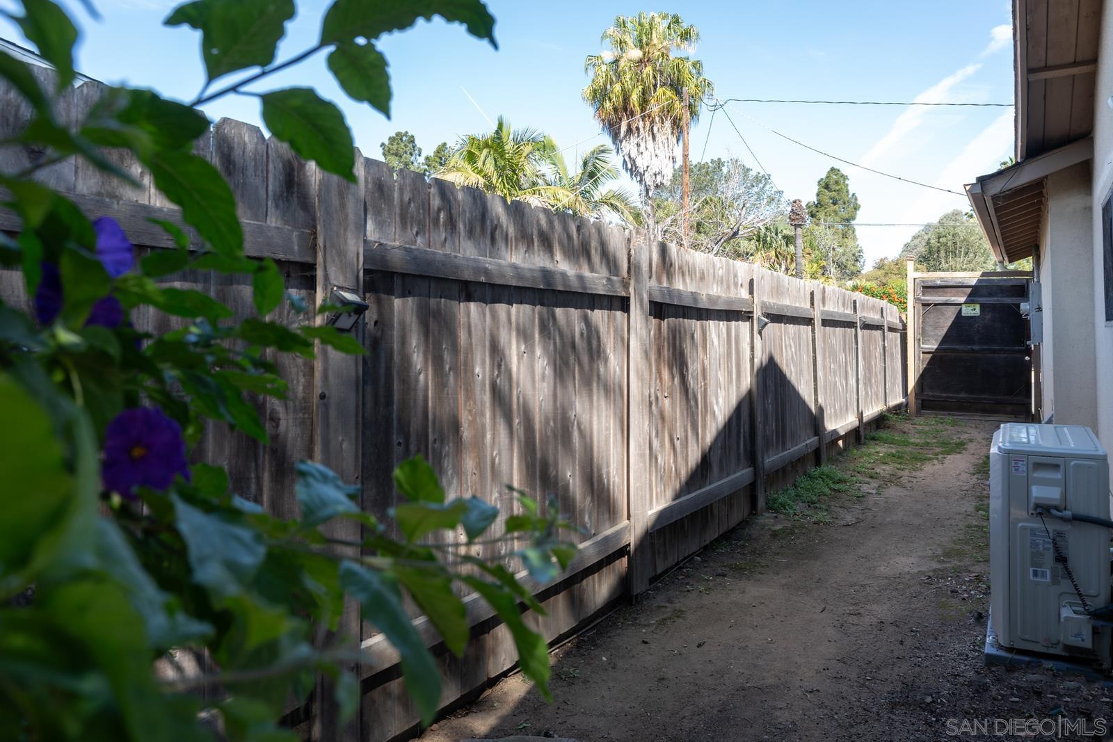 Detail Gallery Image 22 of 28 For 4975  Whipple Way, San Diego,  CA 92122 - 3 Beds | 2 Baths