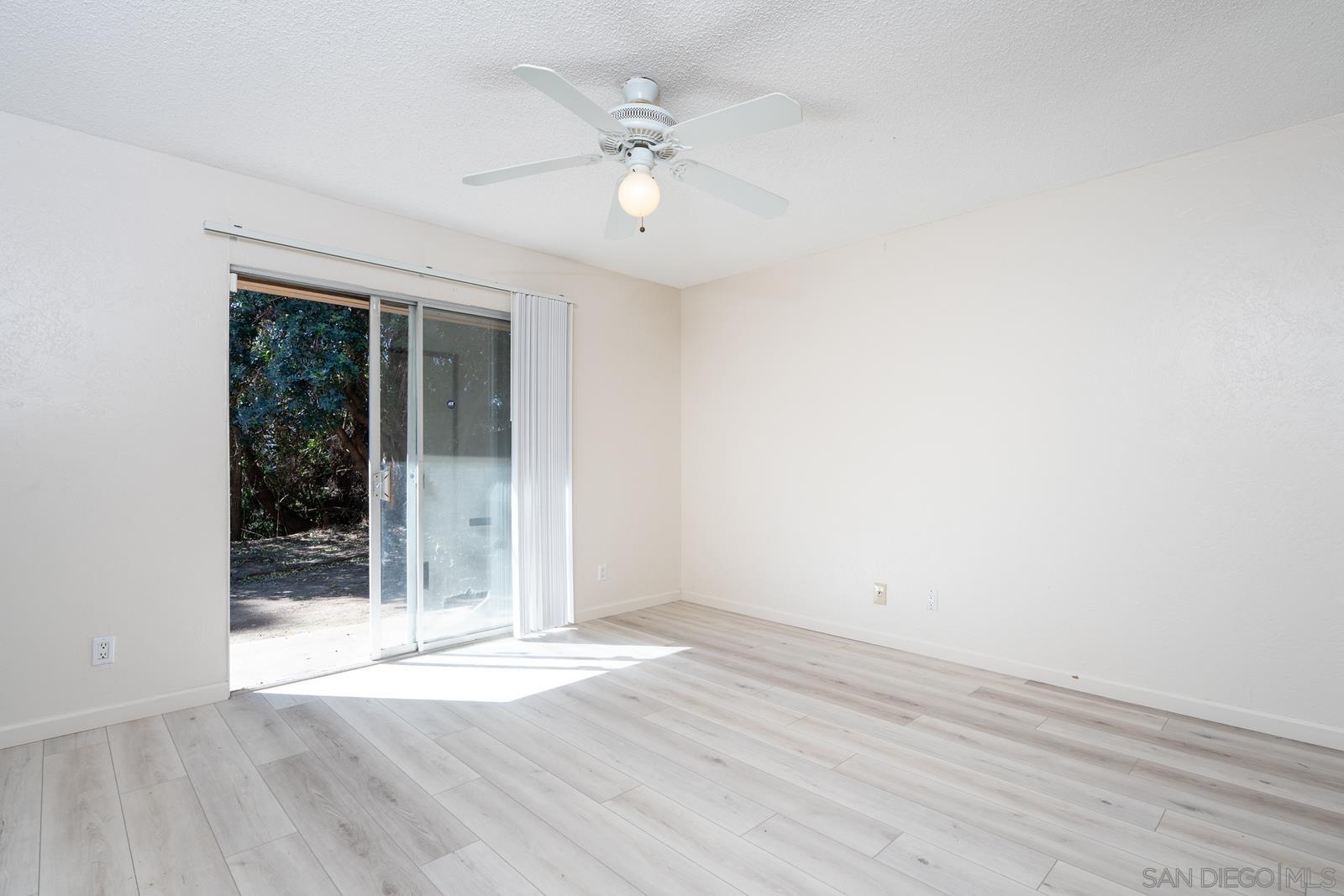 Detail Gallery Image 6 of 28 For 4975  Whipple Way, San Diego,  CA 92122 - 3 Beds | 2 Baths