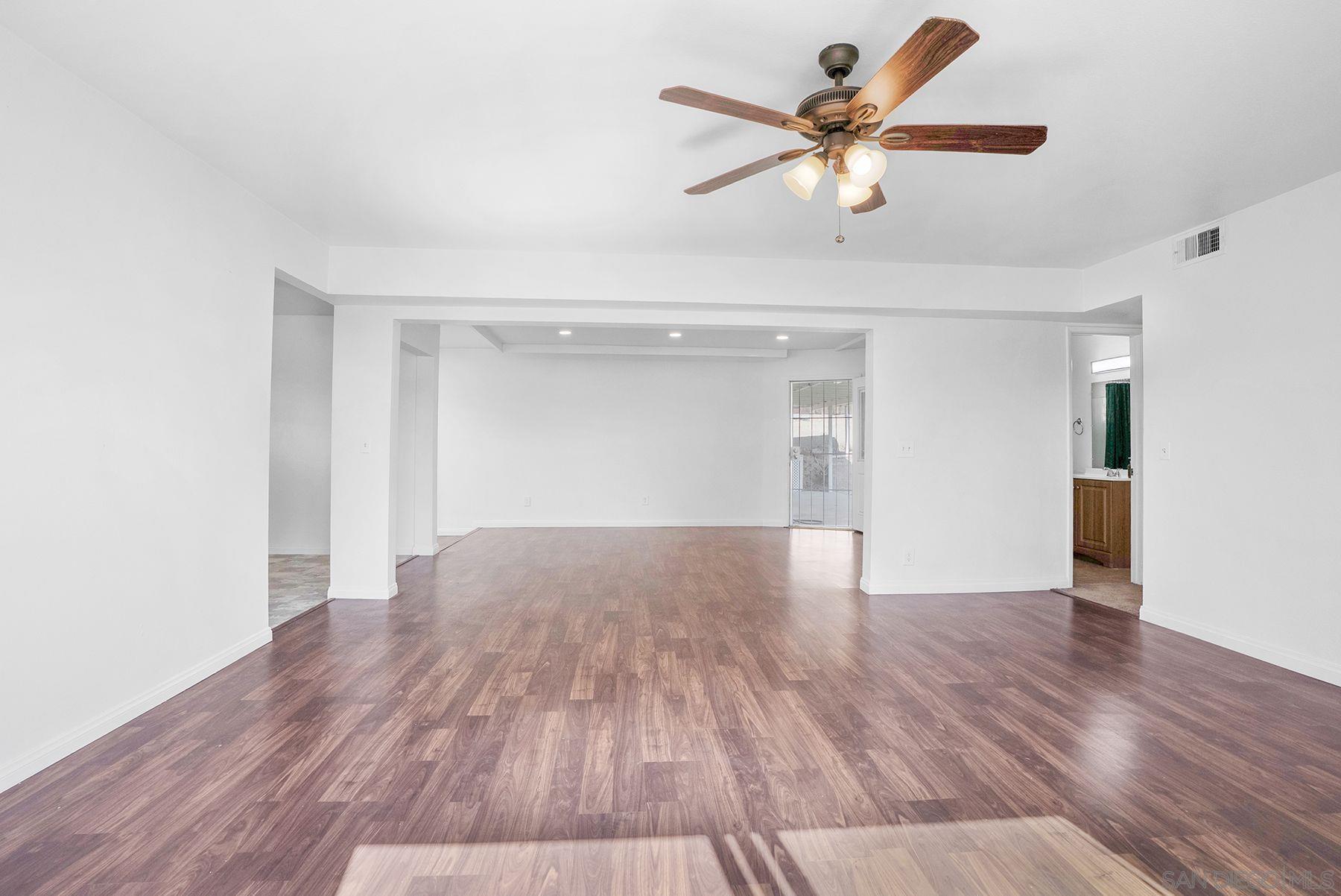 Detail Gallery Image 15 of 31 For 1627  Oleander, Chula Vista,  CA 91911 - 3 Beds | 2 Baths