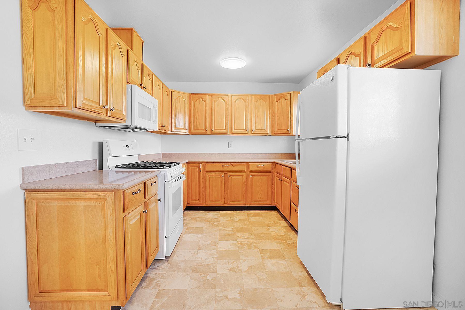 Detail Gallery Image 8 of 31 For 1627  Oleander, Chula Vista,  CA 91911 - 3 Beds | 2 Baths