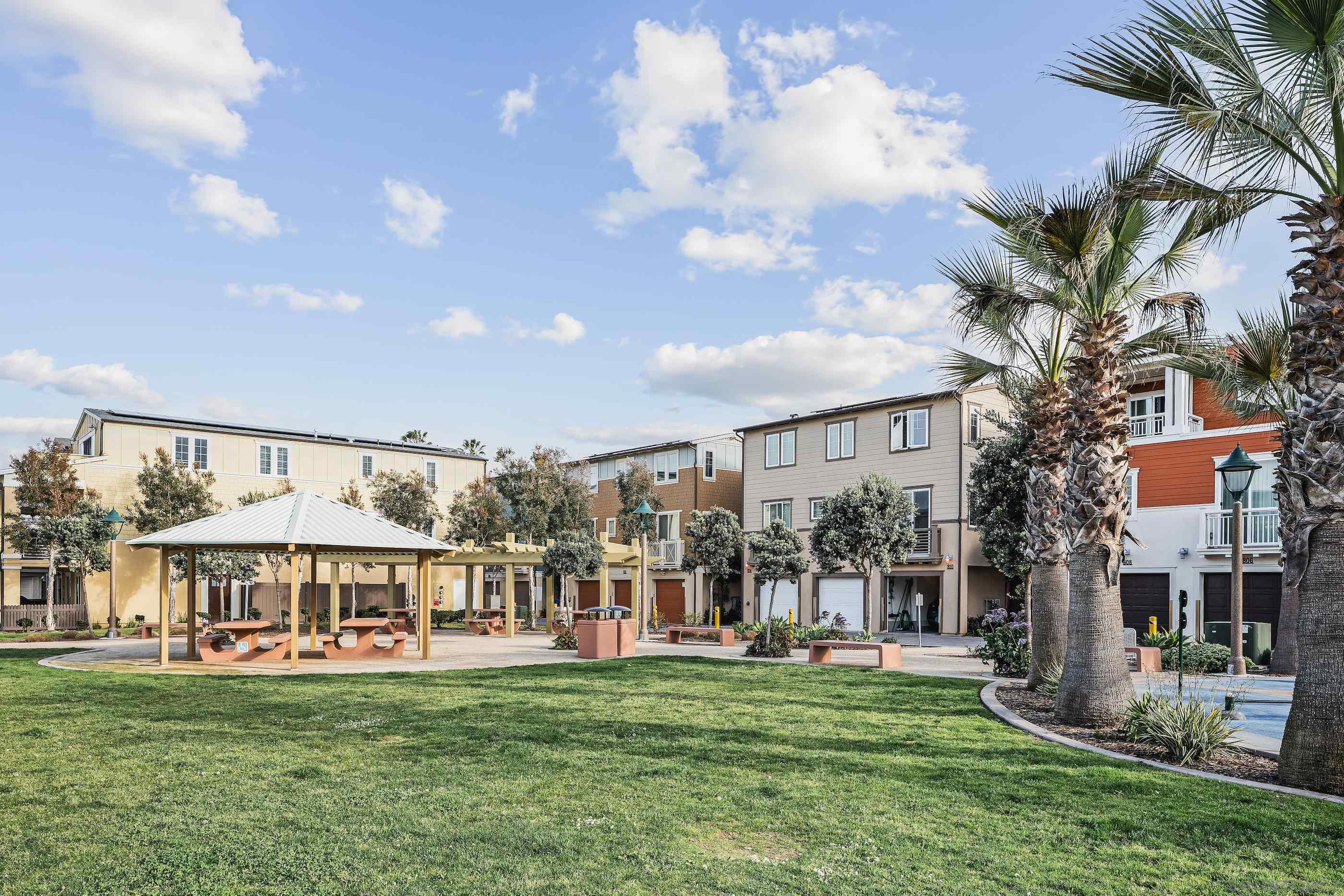 Detail Gallery Image 27 of 38 For 810  Santa Barbara Pl, San Diego,  CA 92109 - 2 Beds | 2 Baths