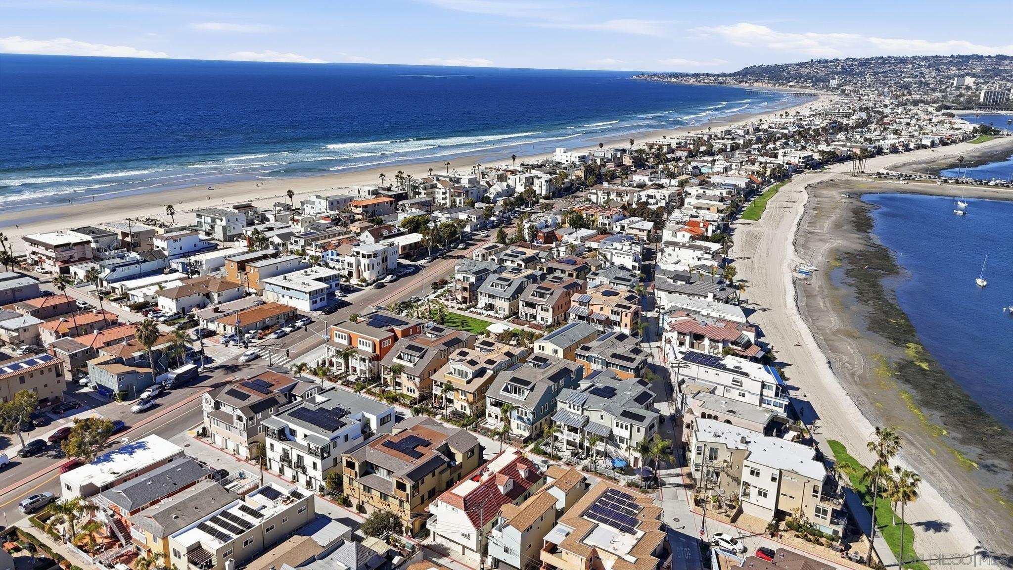 Detail Gallery Image 31 of 38 For 810  Santa Barbara Pl, San Diego,  CA 92109 - 2 Beds | 2 Baths