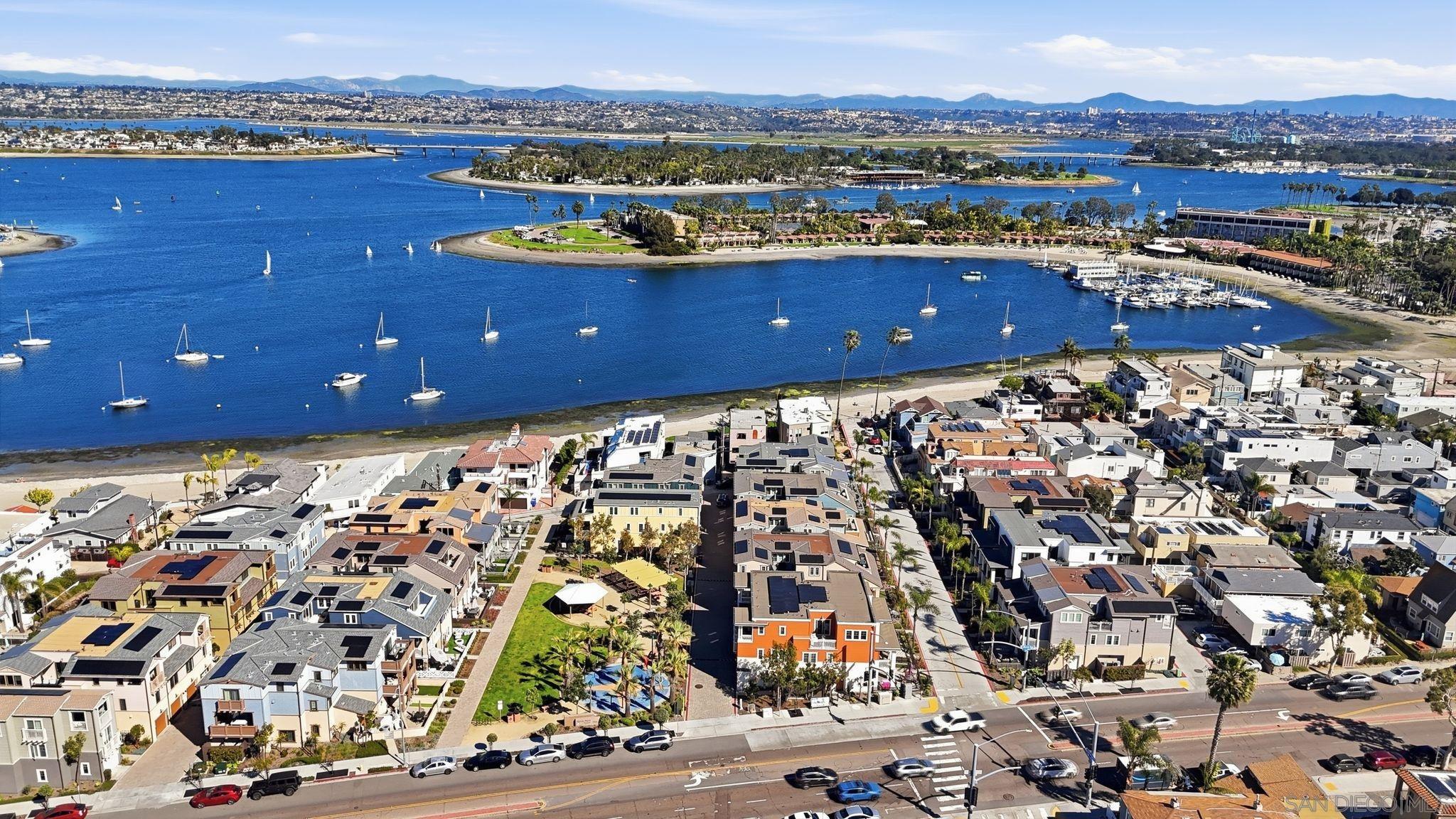 Detail Gallery Image 37 of 38 For 810  Santa Barbara Pl, San Diego,  CA 92109 - 2 Beds | 2 Baths