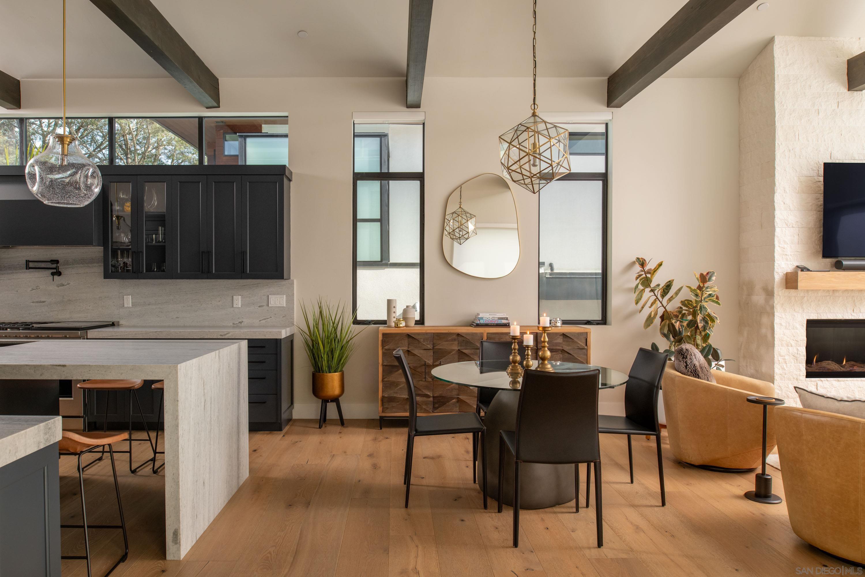 Detail Gallery Image 15 of 75 For 12994  via Esperia, Del Mar,  CA 92014 - 4 Beds | 4/1 Baths