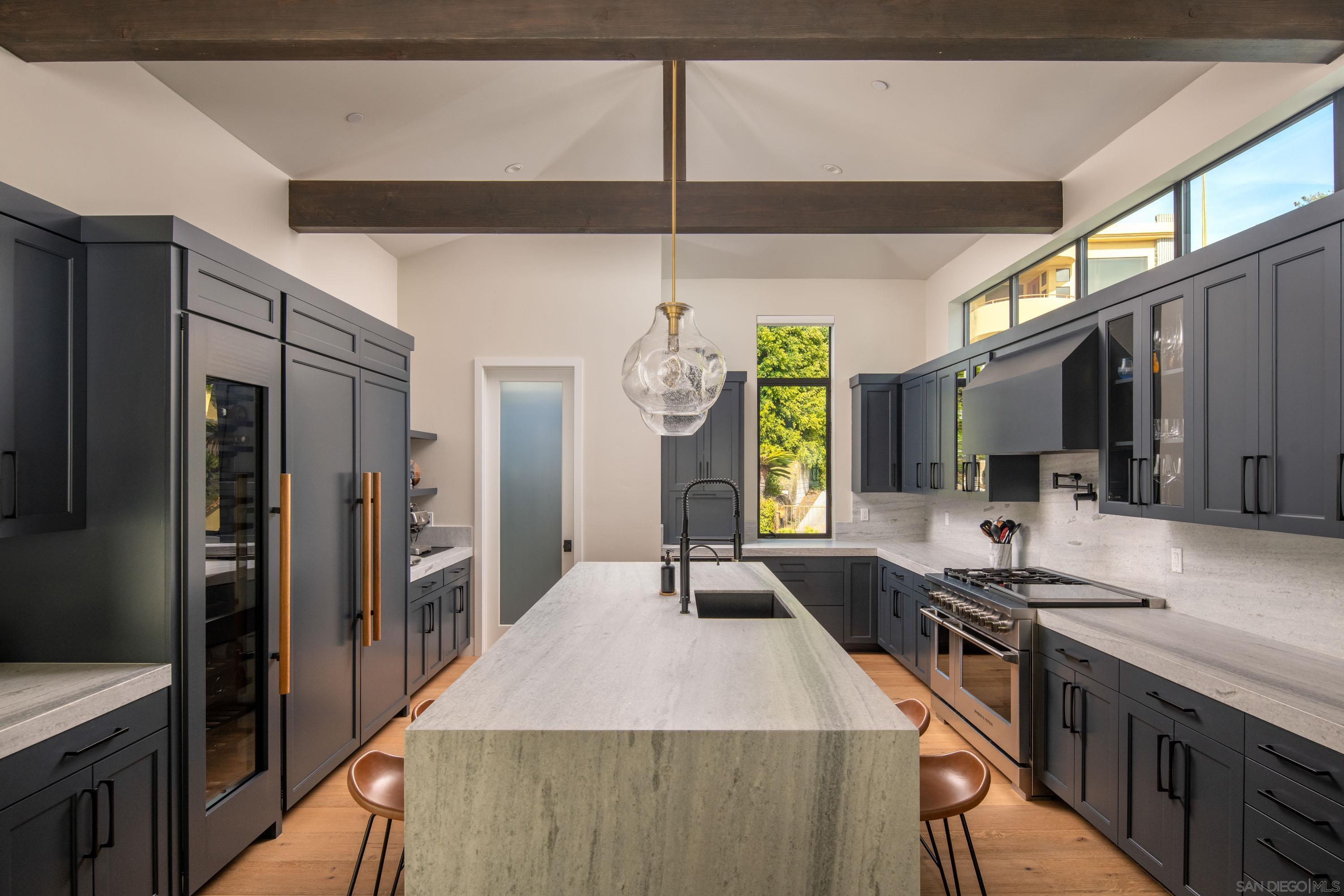 Detail Gallery Image 16 of 75 For 12994  via Esperia, Del Mar,  CA 92014 - 4 Beds | 4/1 Baths