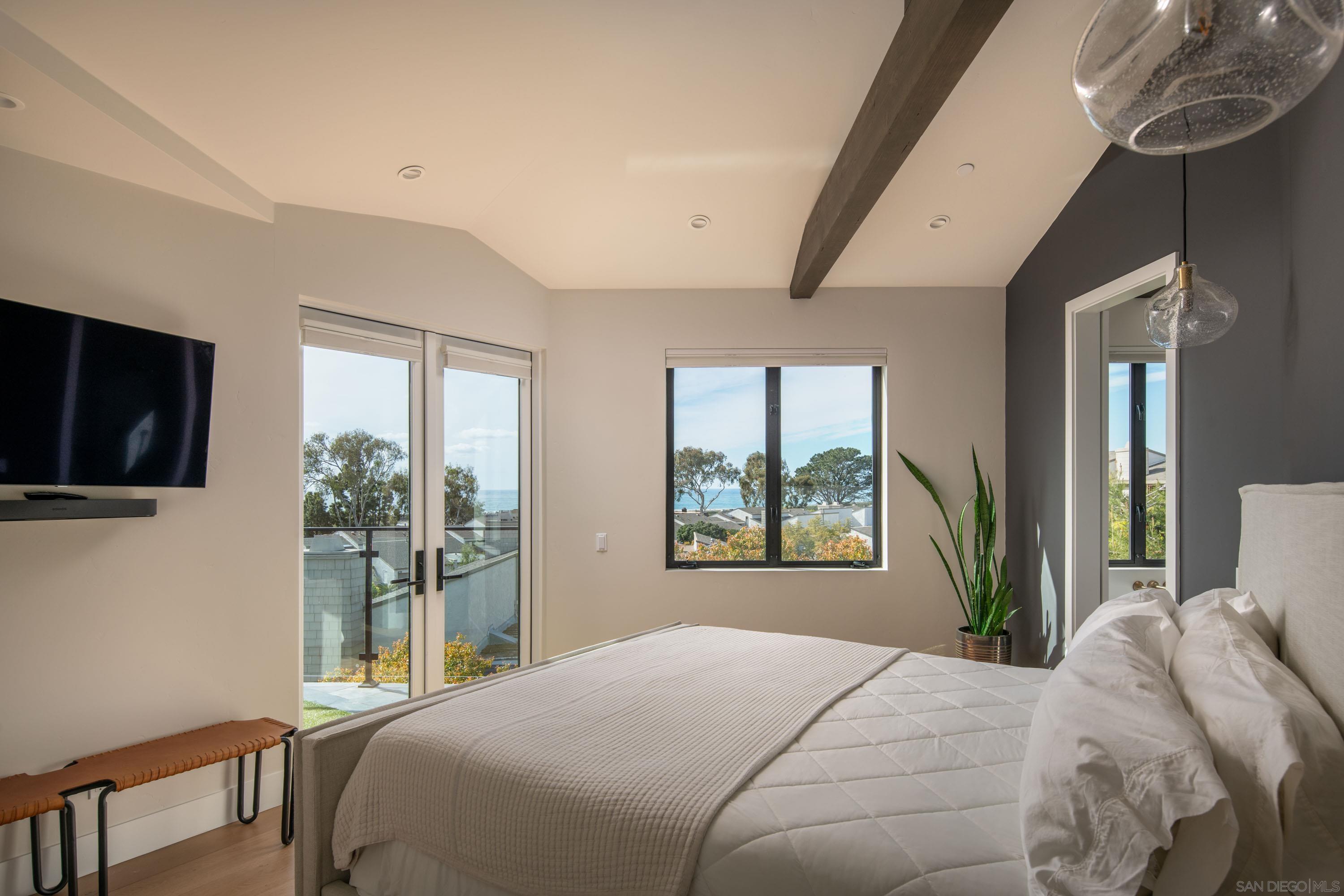 Detail Gallery Image 19 of 75 For 12994  via Esperia, Del Mar,  CA 92014 - 4 Beds | 4/1 Baths