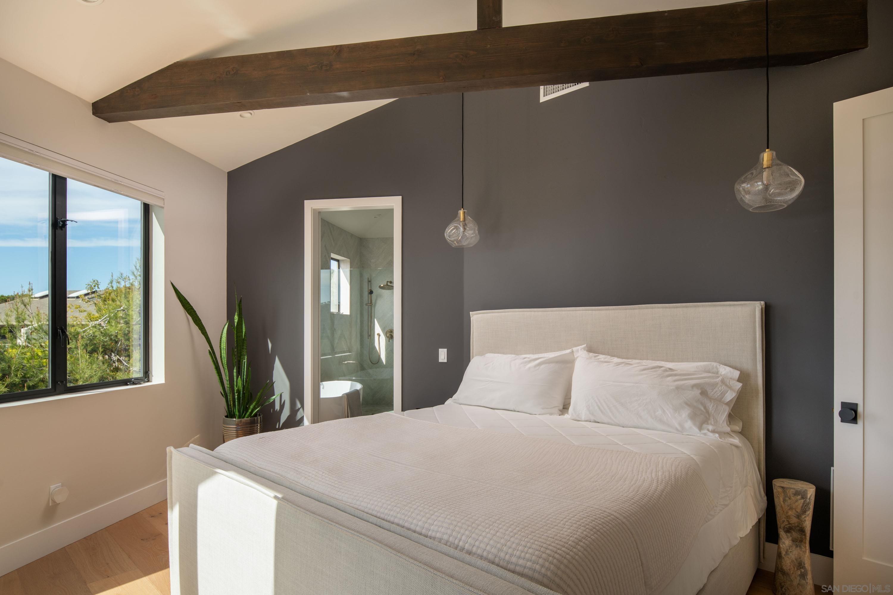 Detail Gallery Image 20 of 75 For 12994  via Esperia, Del Mar,  CA 92014 - 4 Beds | 4/1 Baths