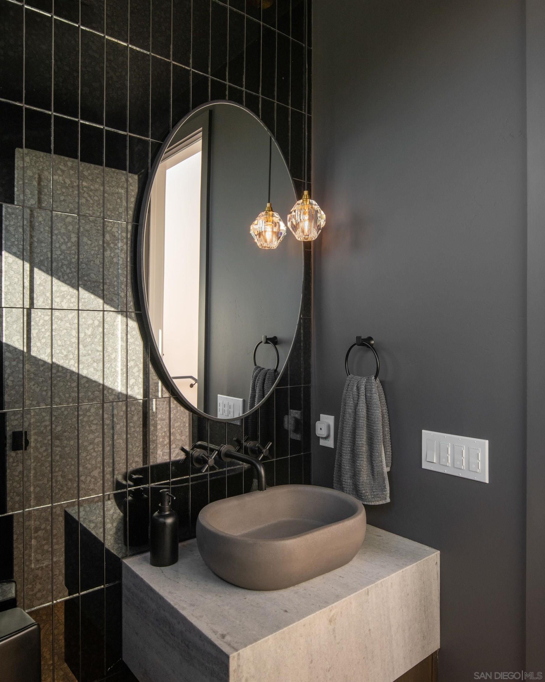 Detail Gallery Image 28 of 75 For 12994  via Esperia, Del Mar,  CA 92014 - 4 Beds | 4/1 Baths