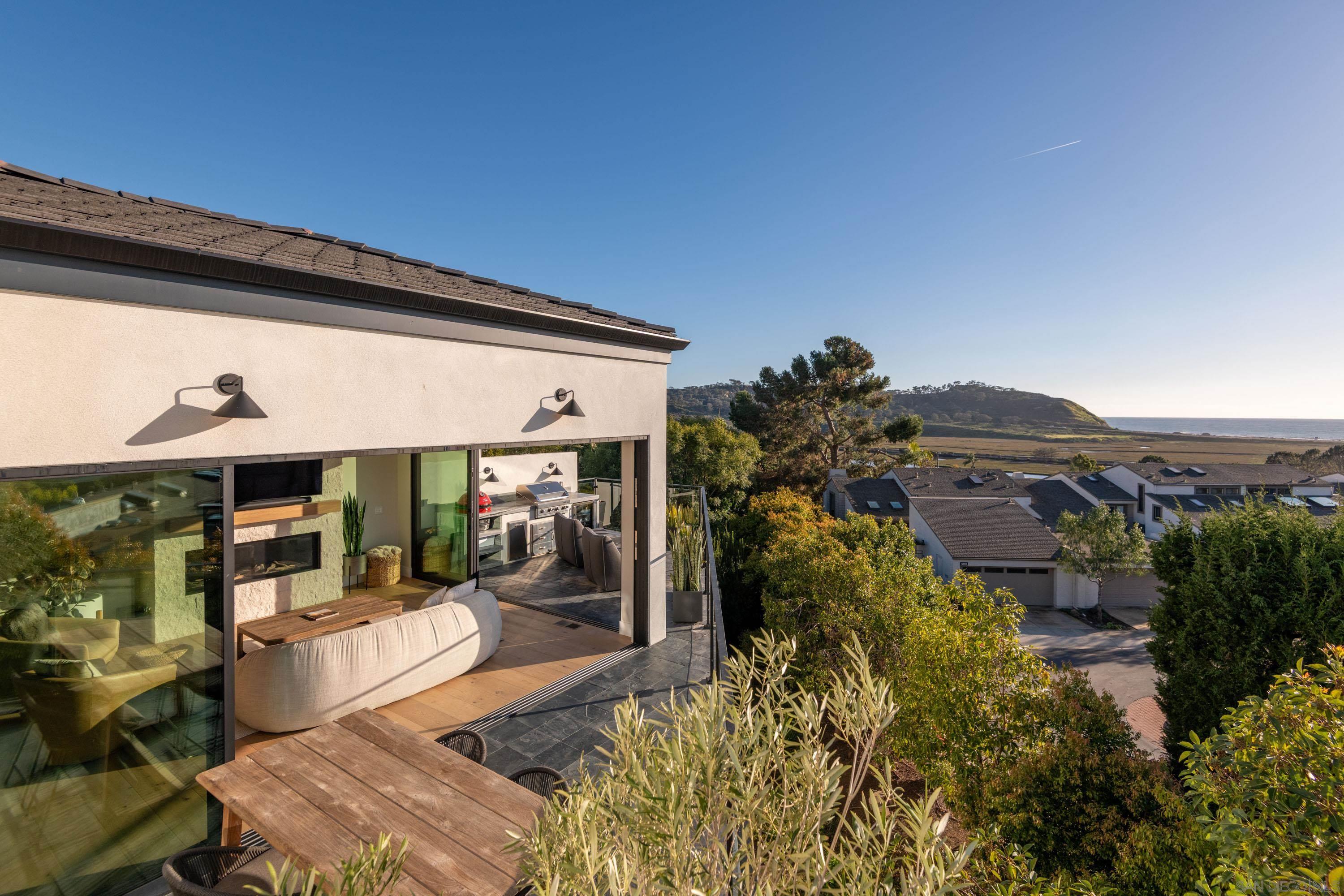 Detail Gallery Image 37 of 75 For 12994  via Esperia, Del Mar,  CA 92014 - 4 Beds | 4/1 Baths