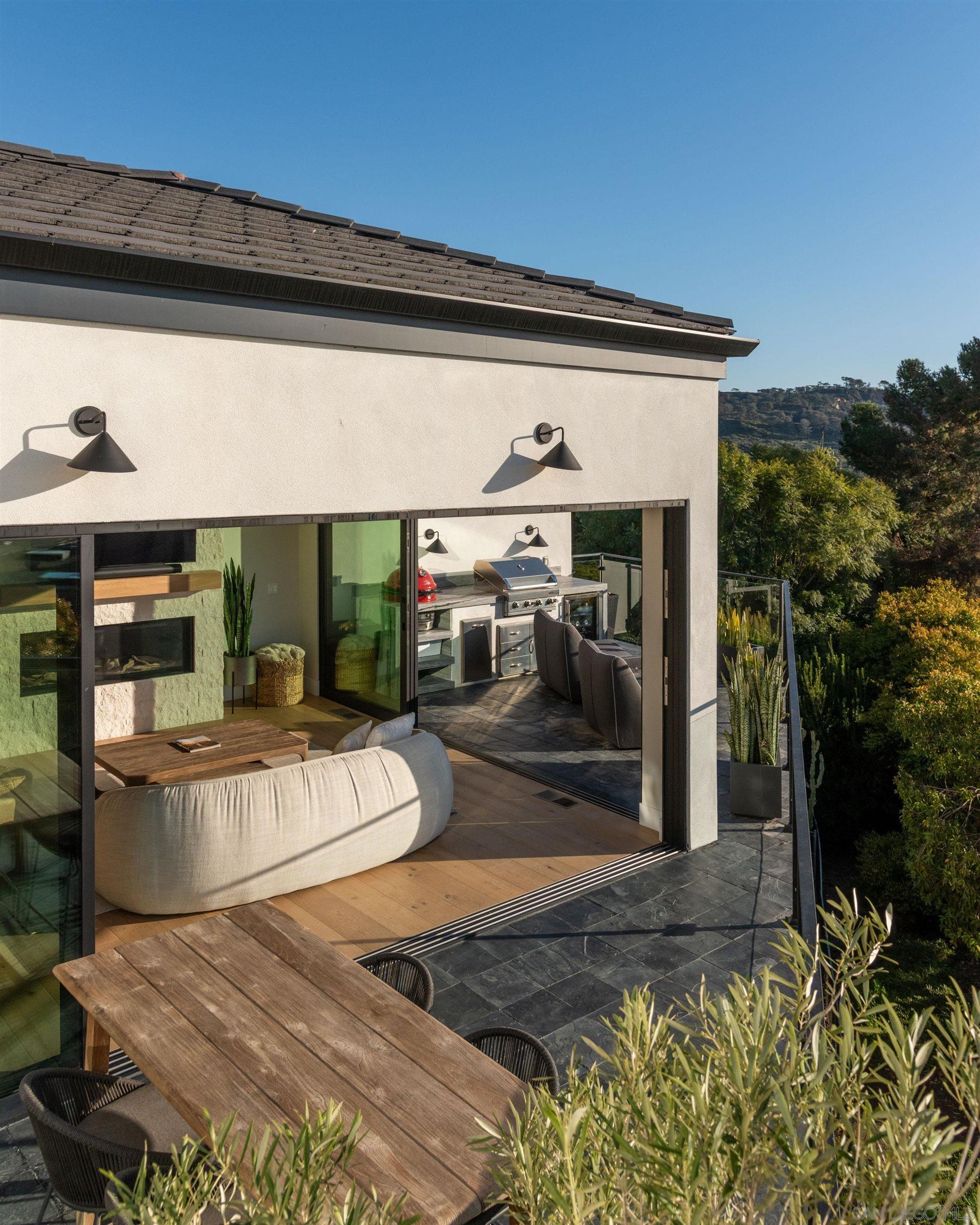 Detail Gallery Image 38 of 75 For 12994  via Esperia, Del Mar,  CA 92014 - 4 Beds | 4/1 Baths