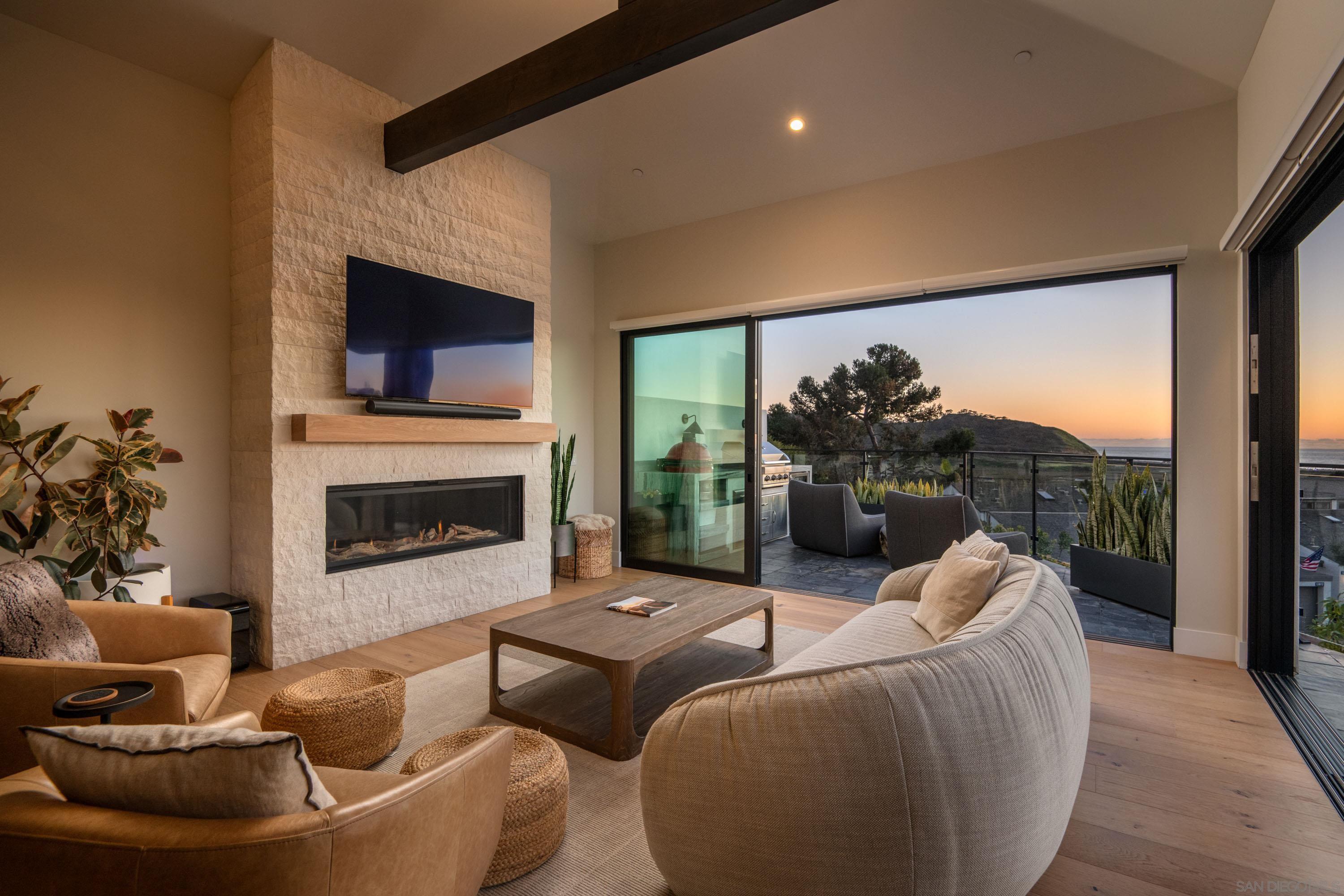 Detail Gallery Image 5 of 75 For 12994  via Esperia, Del Mar,  CA 92014 - 4 Beds | 4/1 Baths