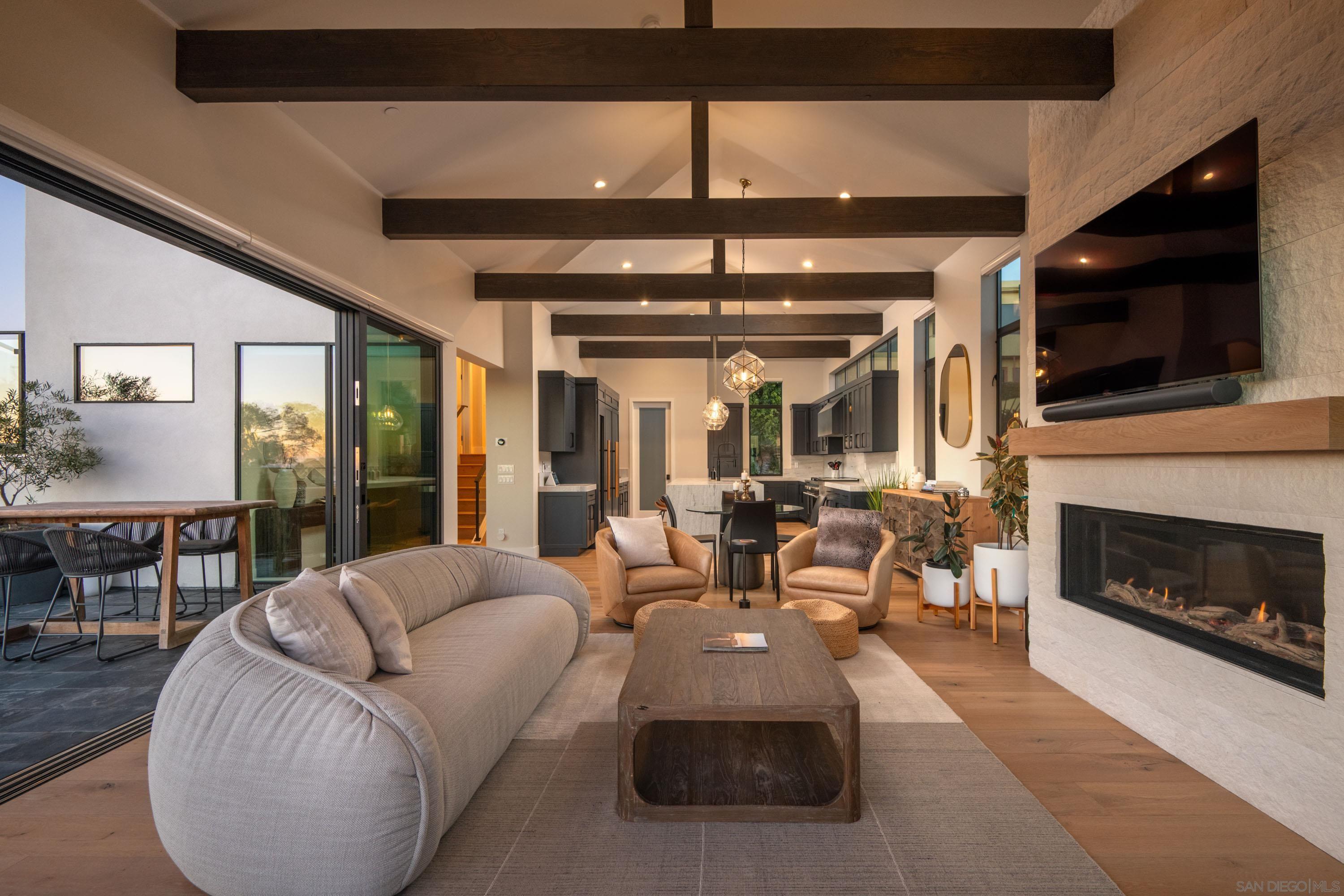 Detail Gallery Image 6 of 75 For 12994  via Esperia, Del Mar,  CA 92014 - 4 Beds | 4/1 Baths