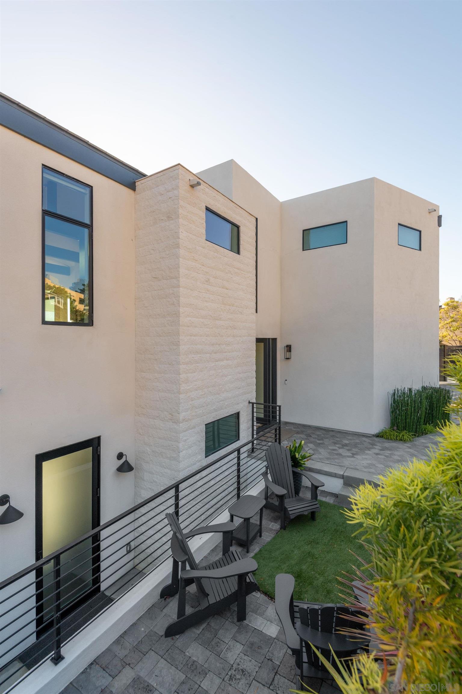 Detail Gallery Image 53 of 75 For 12994  via Esperia, Del Mar,  CA 92014 - 4 Beds | 4/1 Baths