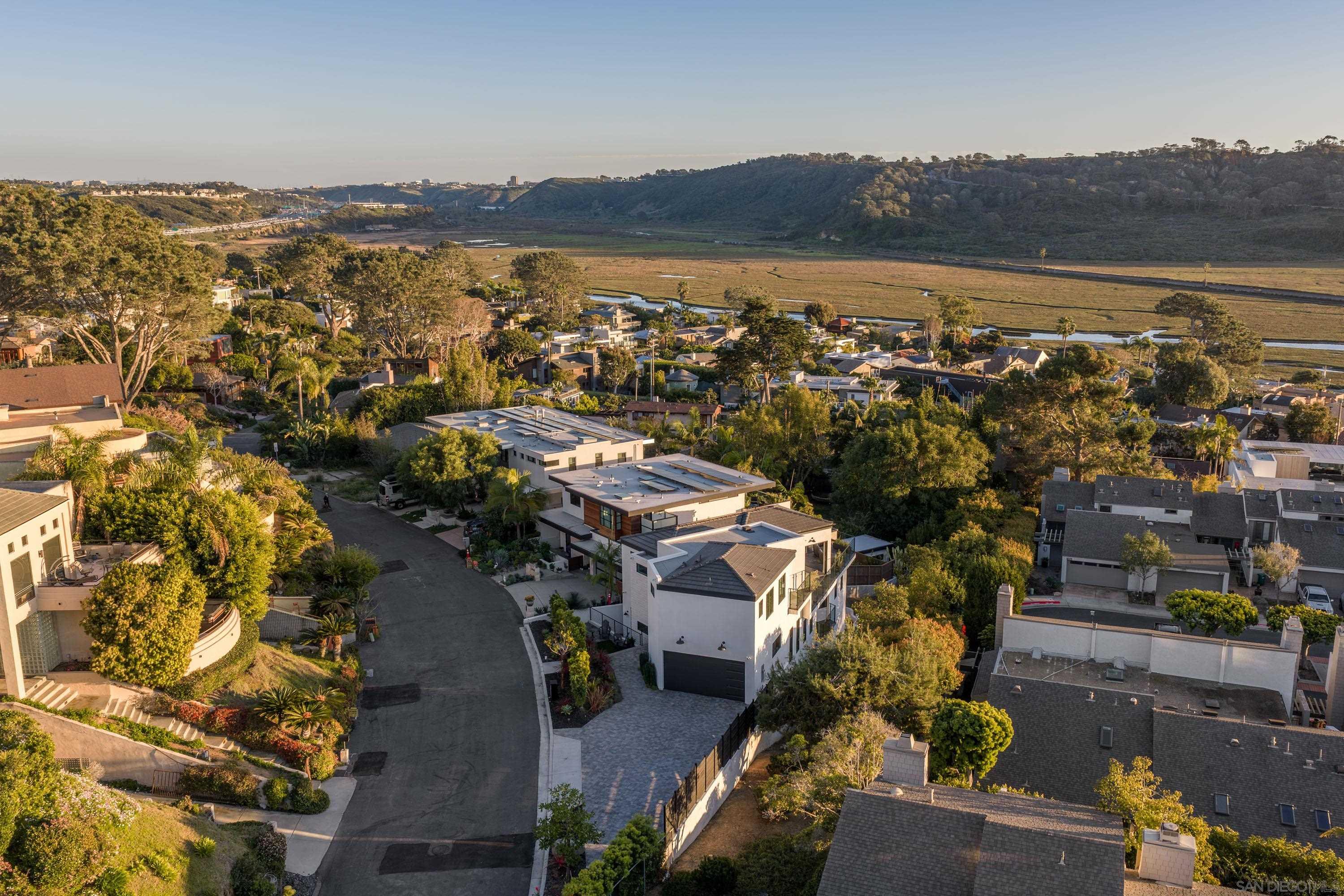 Detail Gallery Image 68 of 75 For 12994  via Esperia, Del Mar,  CA 92014 - 4 Beds | 4/1 Baths