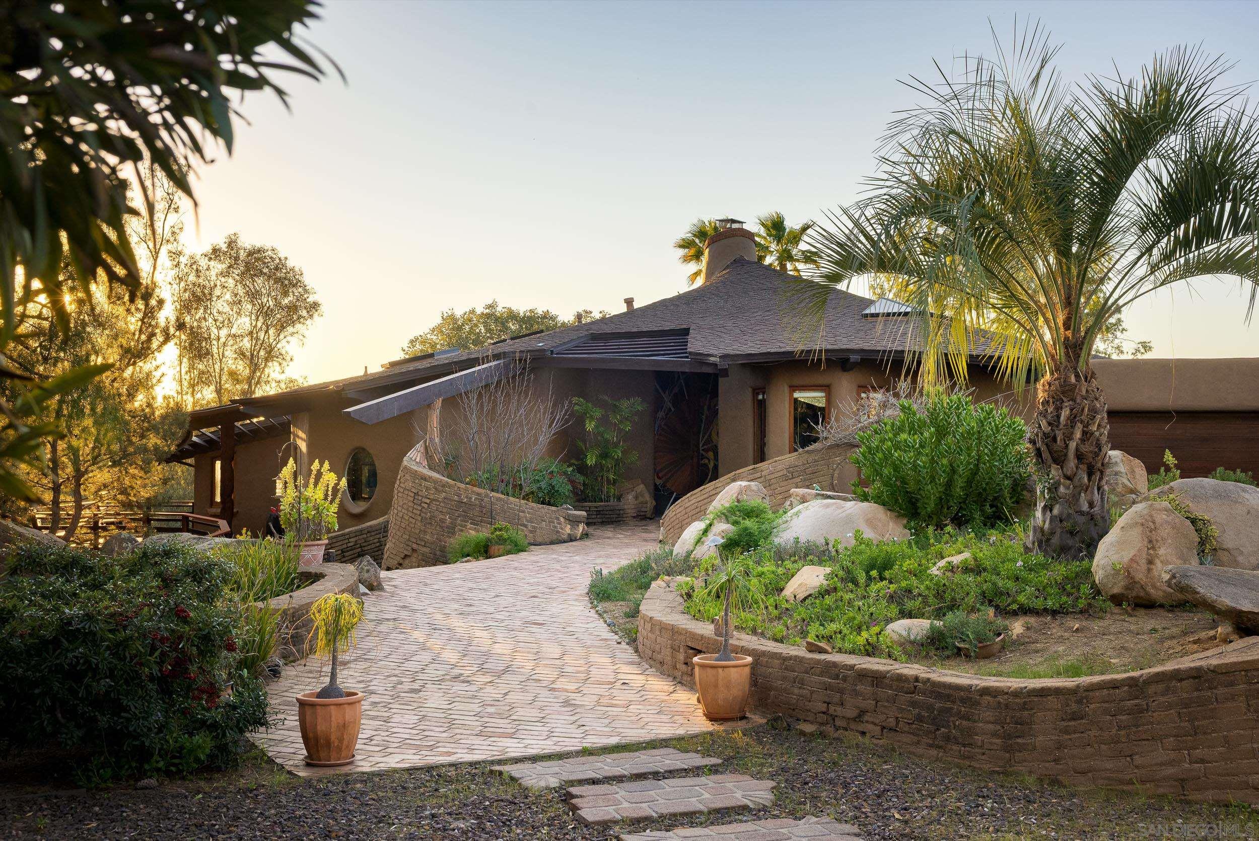 Detail Gallery Image 2 of 29 For 16512  Wilderness Road, Poway,  CA 92064 - 4 Beds | 2 Baths