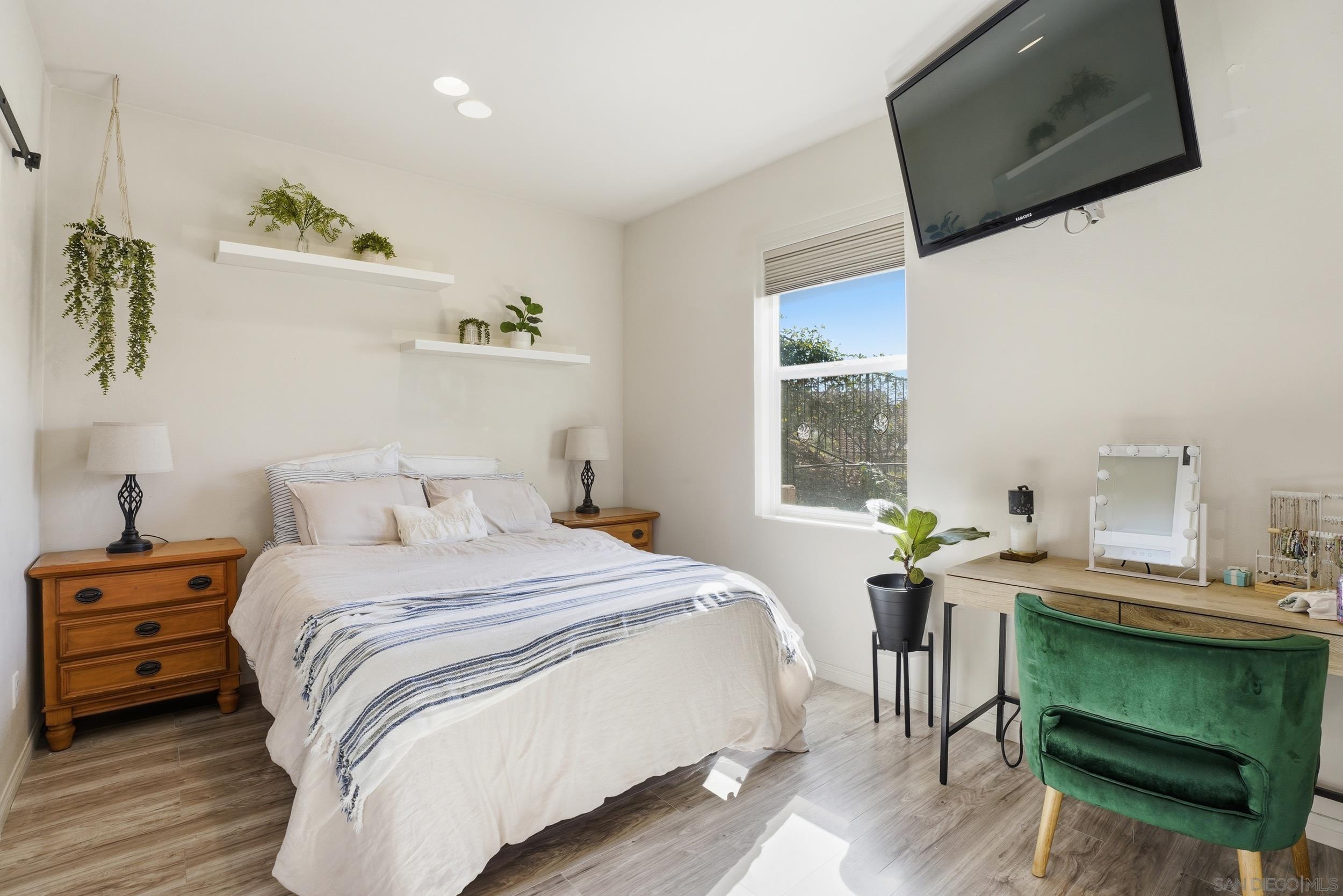 Detail Gallery Image 11 of 35 For 1754  Avenida Regina, San Marcos,  CA 92069 - 5 Beds | 3/1 Baths