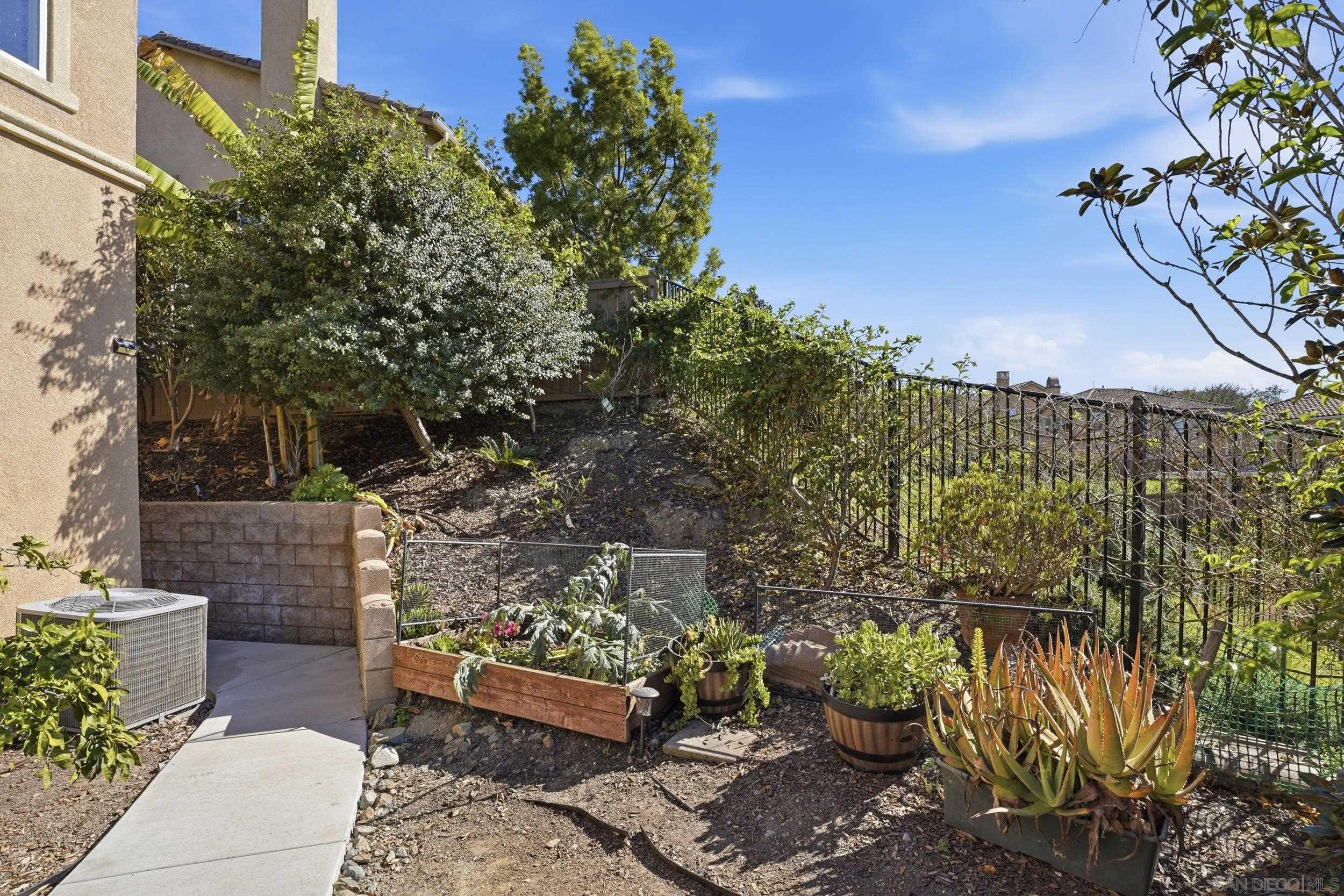 Detail Gallery Image 18 of 35 For 1754  Avenida Regina, San Marcos,  CA 92069 - 5 Beds | 3/1 Baths