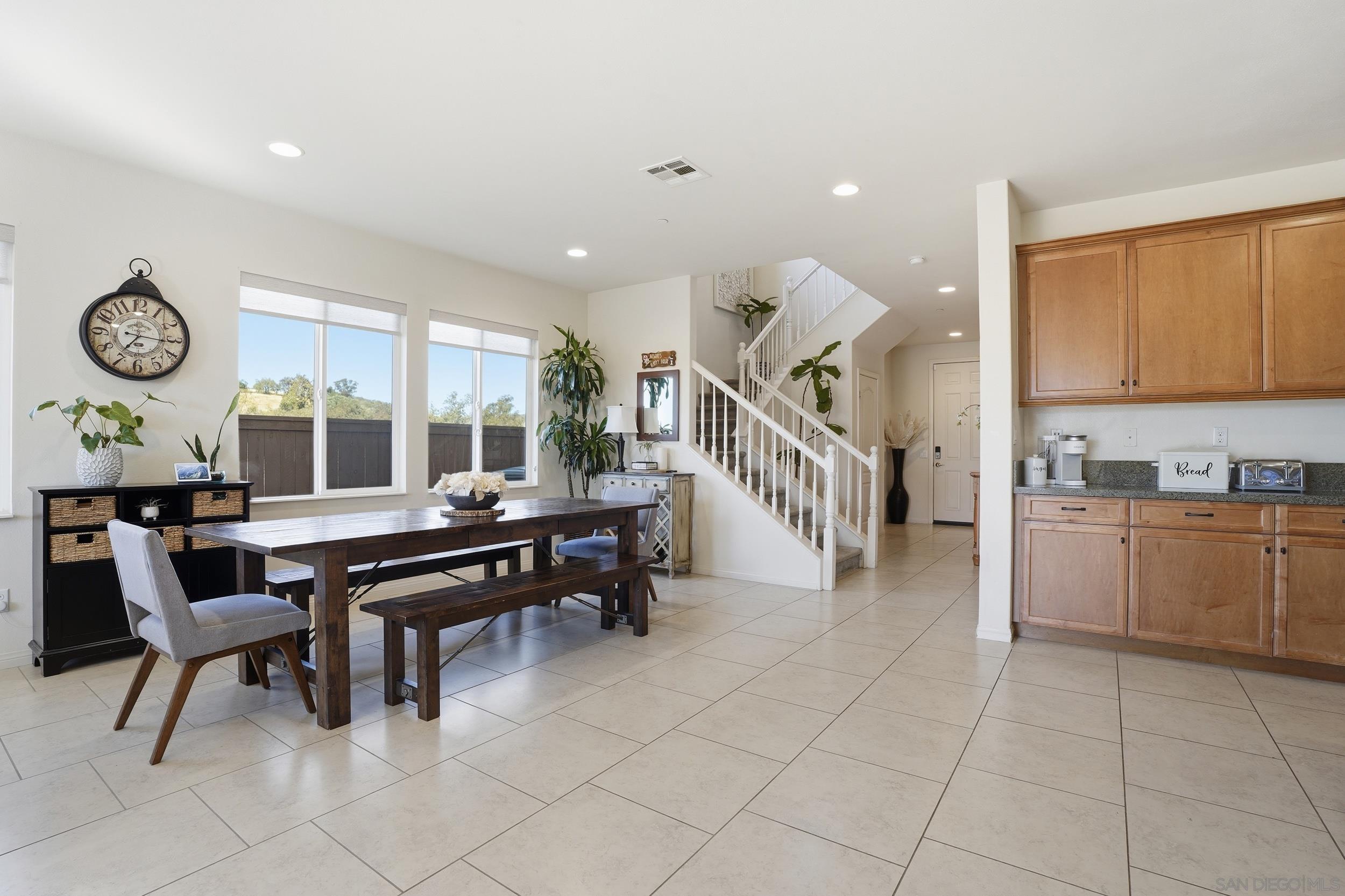 Detail Gallery Image 20 of 35 For 1754  Avenida Regina, San Marcos,  CA 92069 - 5 Beds | 3/1 Baths