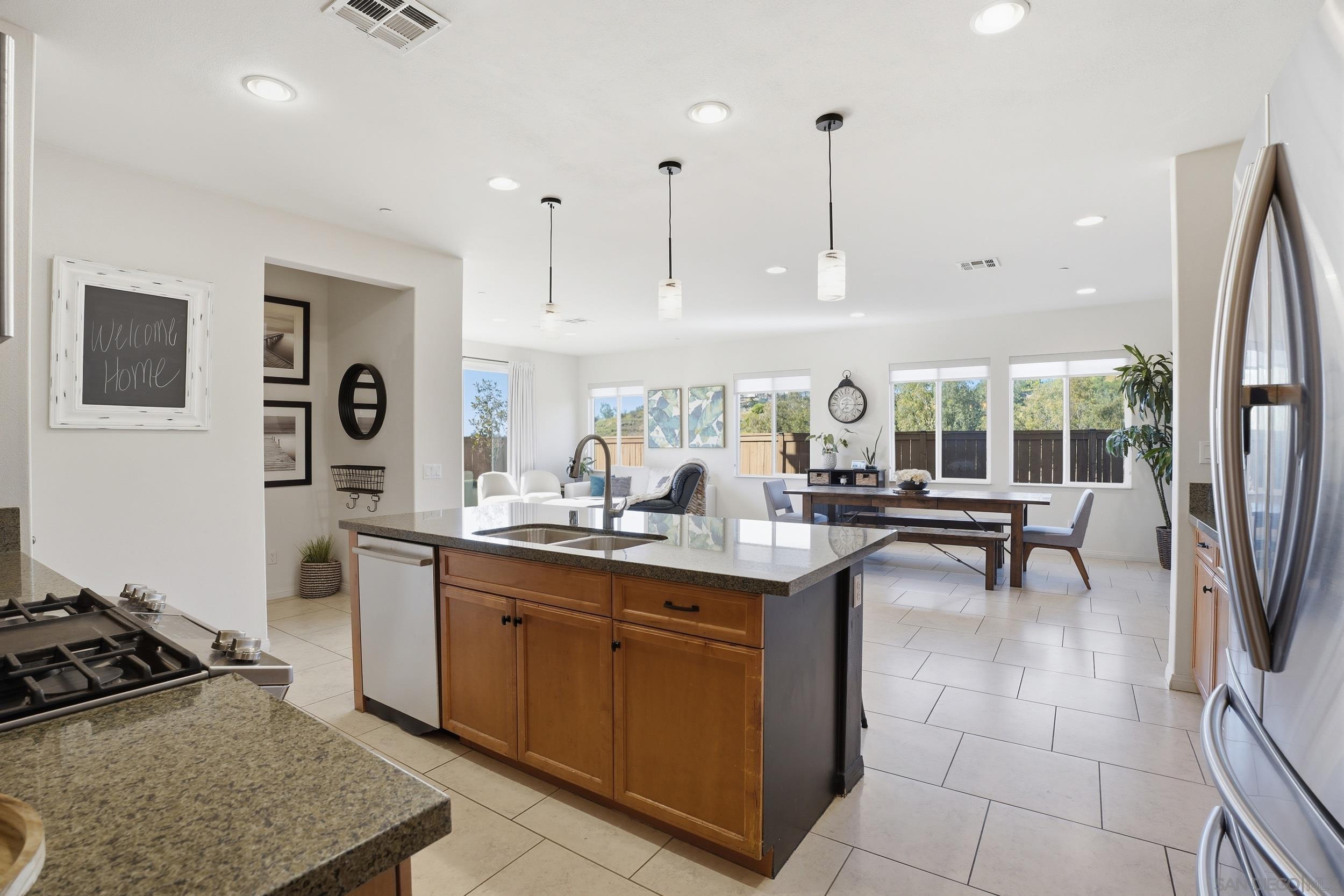 Detail Gallery Image 24 of 35 For 1754  Avenida Regina, San Marcos,  CA 92069 - 5 Beds | 3/1 Baths