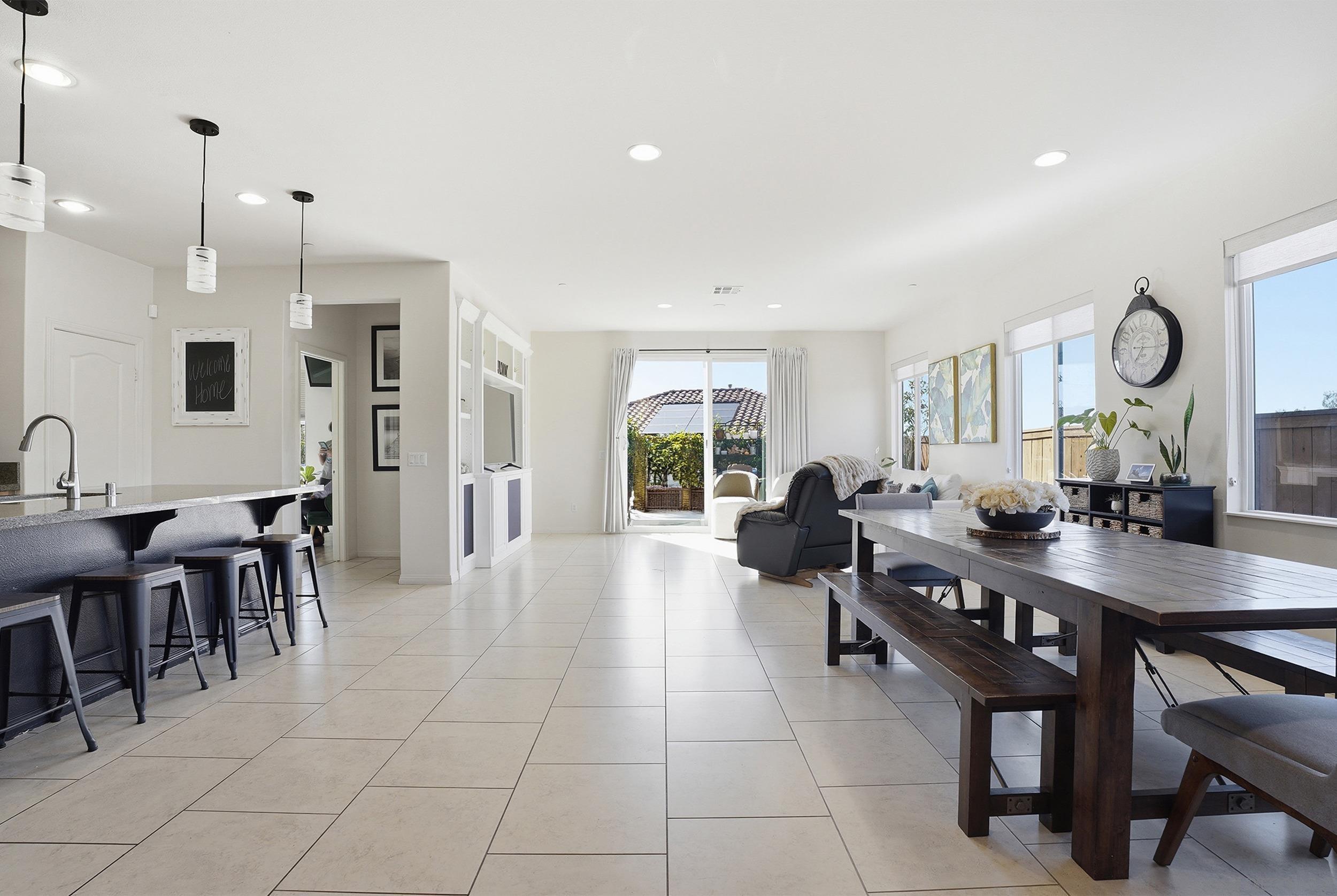 Detail Gallery Image 8 of 35 For 1754  Avenida Regina, San Marcos,  CA 92069 - 5 Beds | 3/1 Baths