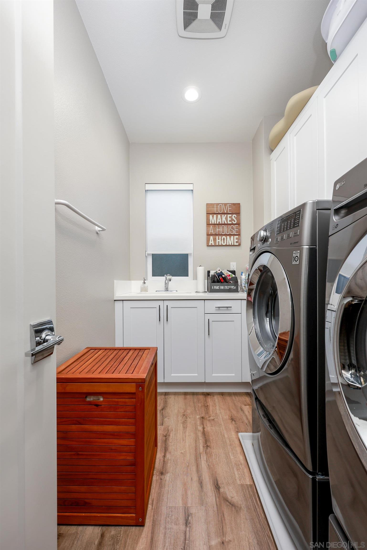 Detail Gallery Image 13 of 32 For 16205  Camden Cir, San Diego,  CA 92127 - 3 Beds | 3/1 Baths