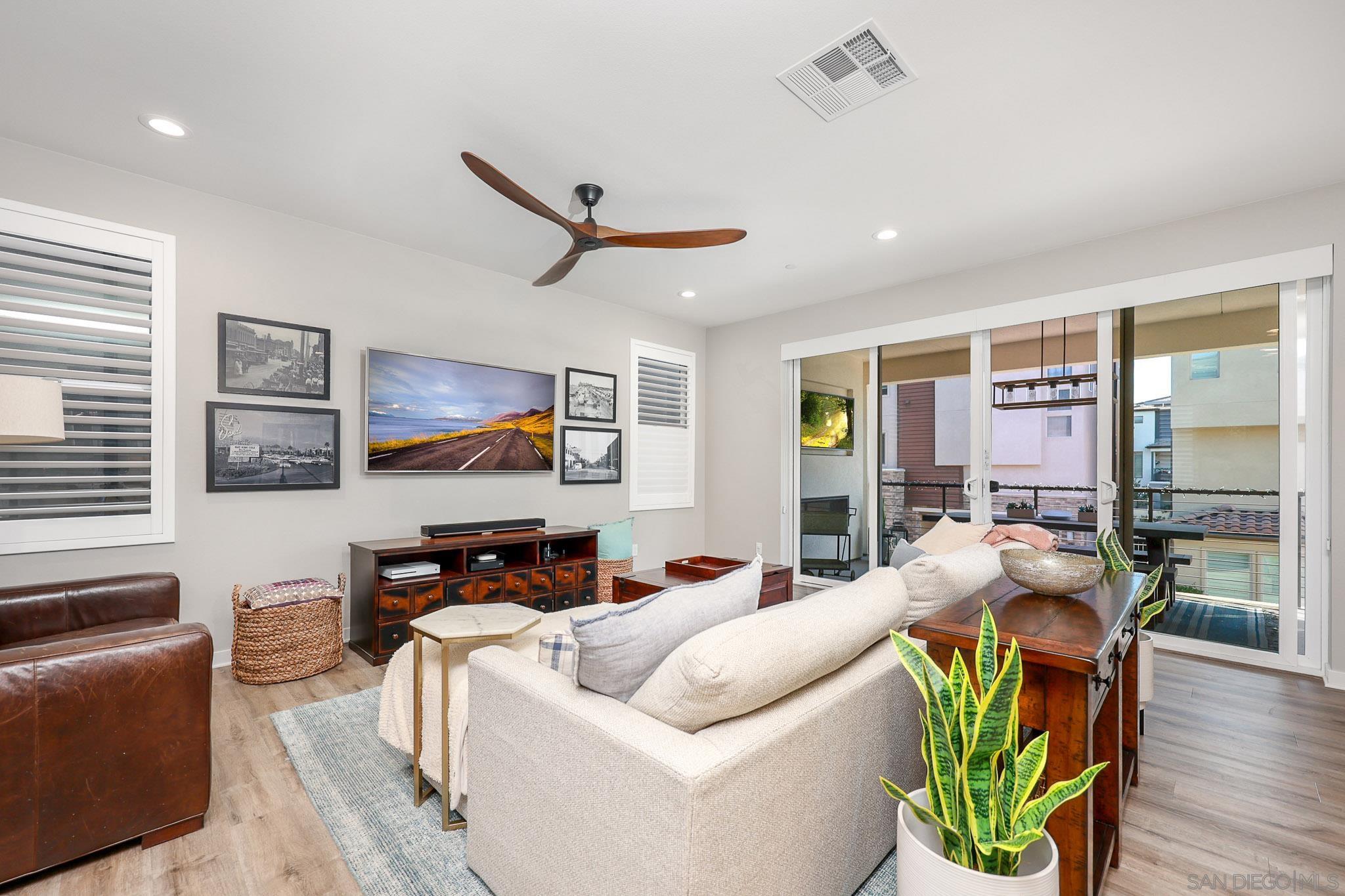 Detail Gallery Image 5 of 32 For 16205  Camden Cir, San Diego,  CA 92127 - 3 Beds | 3/1 Baths