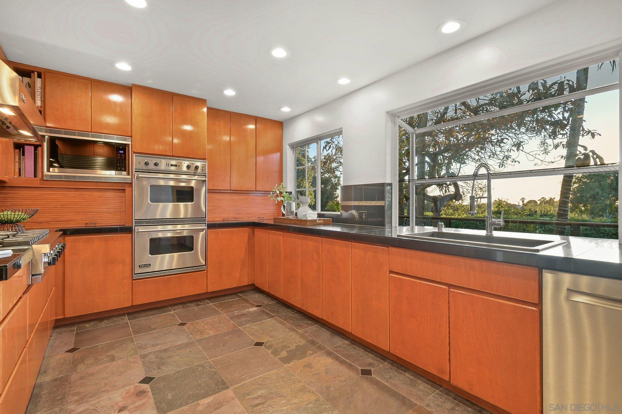 Detail Gallery Image 18 of 63 For 224  Seeman Drive, Encinitas,  CA 92024 - 4 Beds | 4 Baths