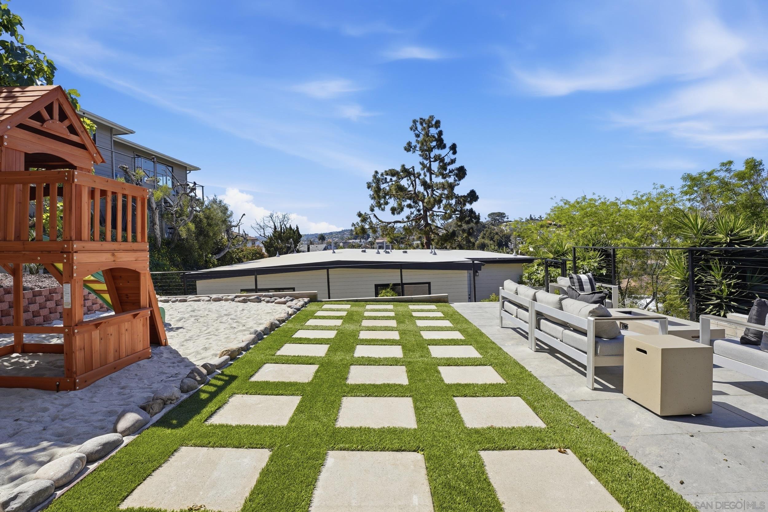 Detail Gallery Image 28 of 41 For 3428  Quimby St, San Diego,  CA 92106 - 3 Beds | 2 Baths