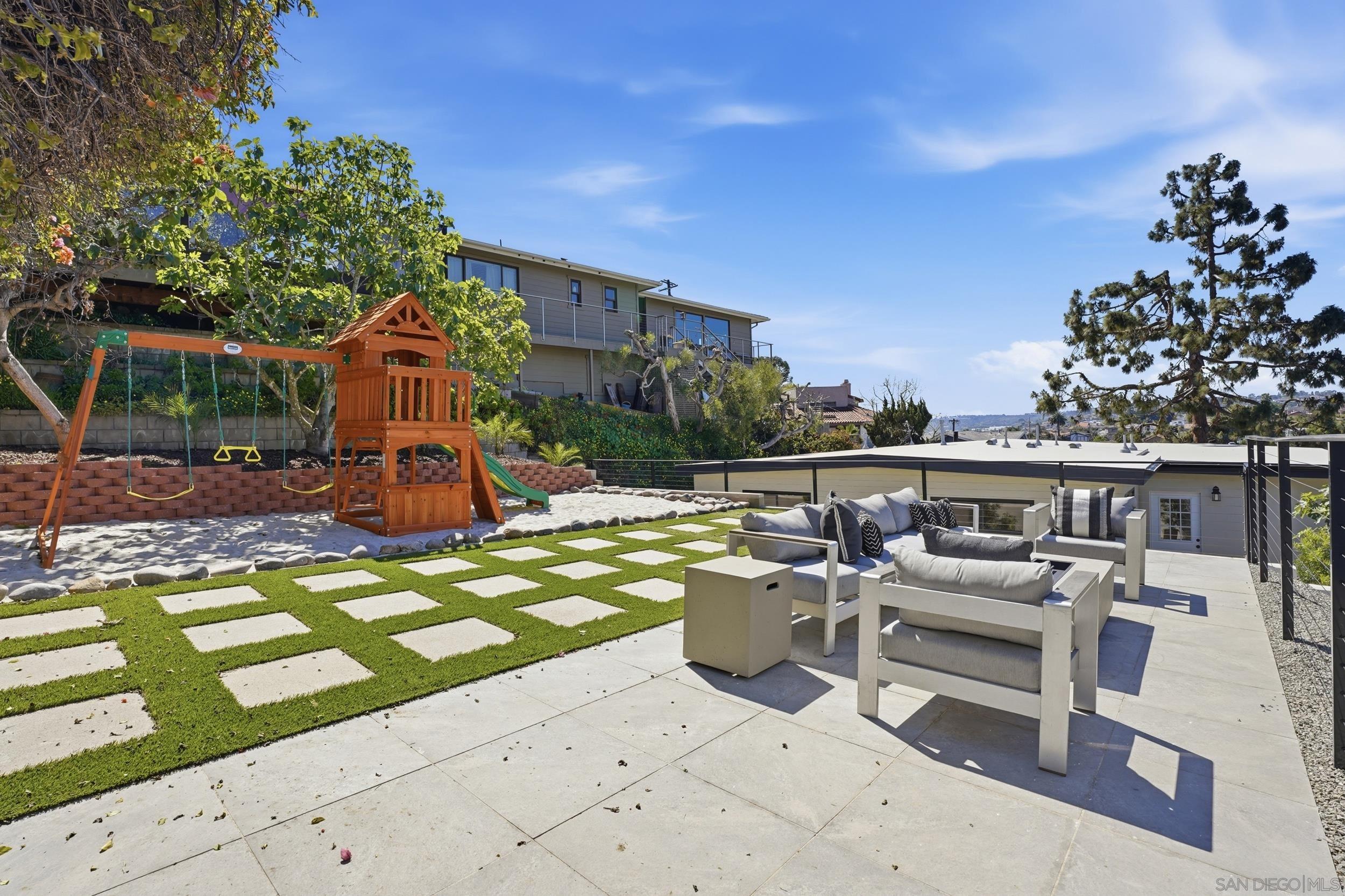 Detail Gallery Image 5 of 41 For 3428  Quimby St, San Diego,  CA 92106 - 3 Beds | 2 Baths