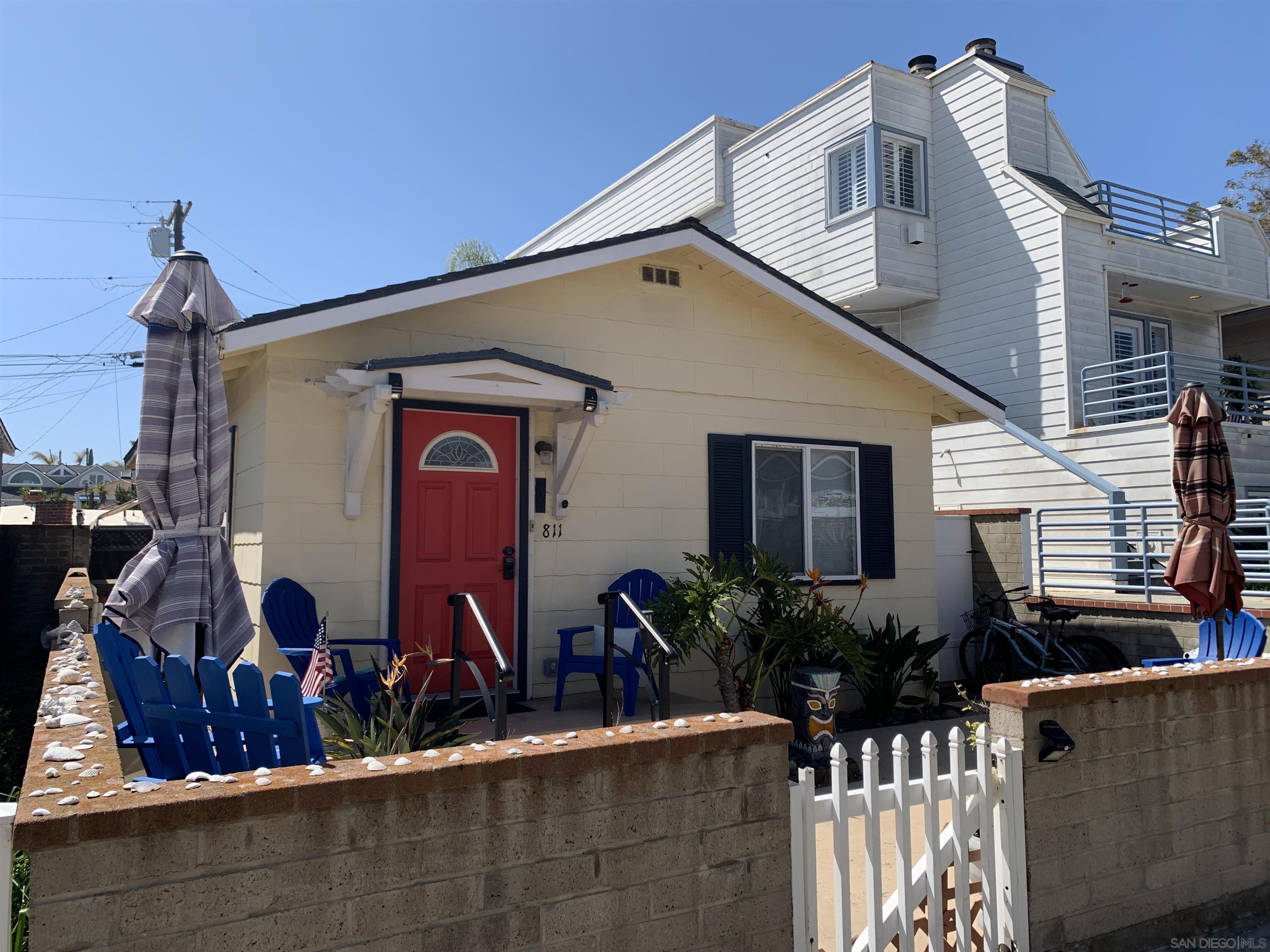 Detail Gallery Image 1 of 1 For 811  Niantic Ct, San Diego,  CA 92109 - 2 Beds | 2 Baths