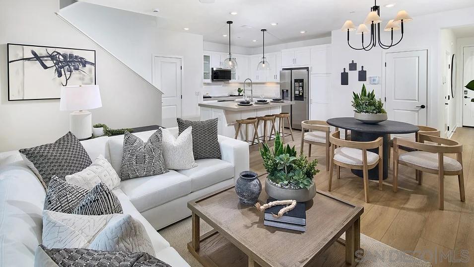 Detail Gallery Image 4 of 19 For 324  Beaker Road, San Marcos,  CA 92078 - 3 Beds | 2/1 Baths