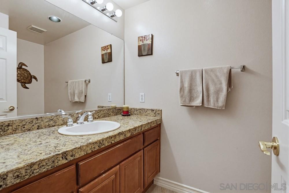 Detail Gallery Image 17 of 45 For 13673  Shoal Summit, San Diego,  CA 92128 - 5 Beds | 2/1 Baths