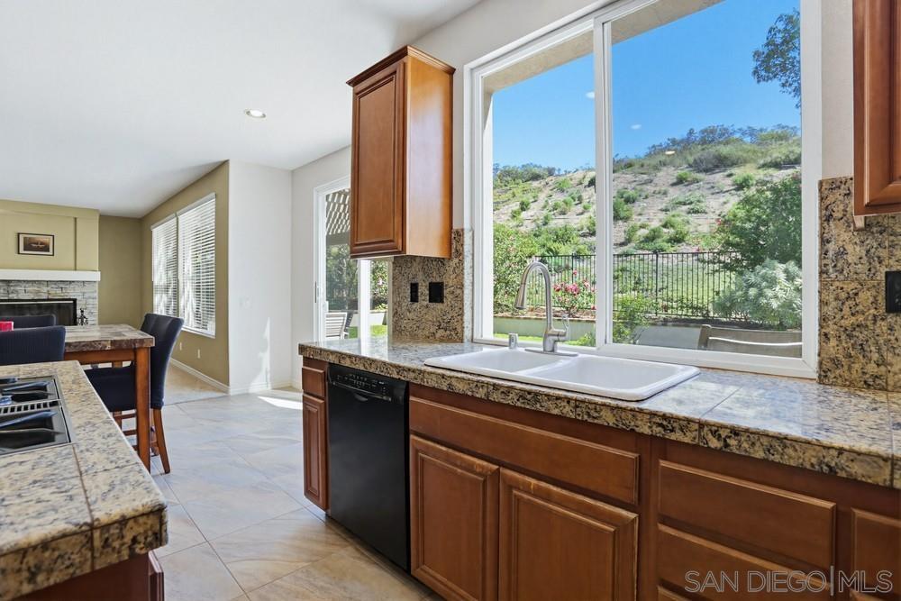 Detail Gallery Image 18 of 45 For 13673  Shoal Summit, San Diego,  CA 92128 - 5 Beds | 2/1 Baths