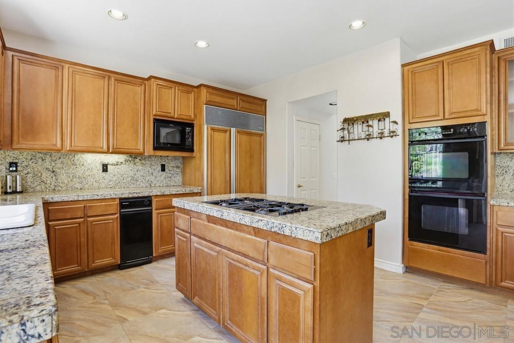 Detail Gallery Image 21 of 45 For 13673  Shoal Summit, San Diego,  CA 92128 - 5 Beds | 2/1 Baths